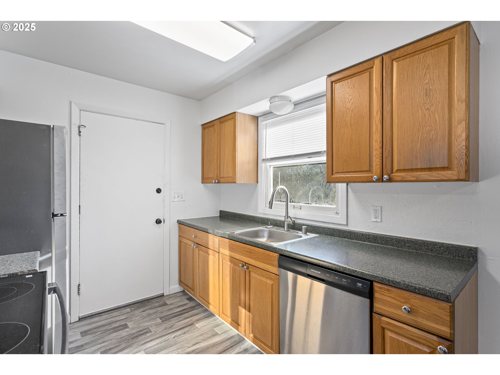 property viewer photo 9