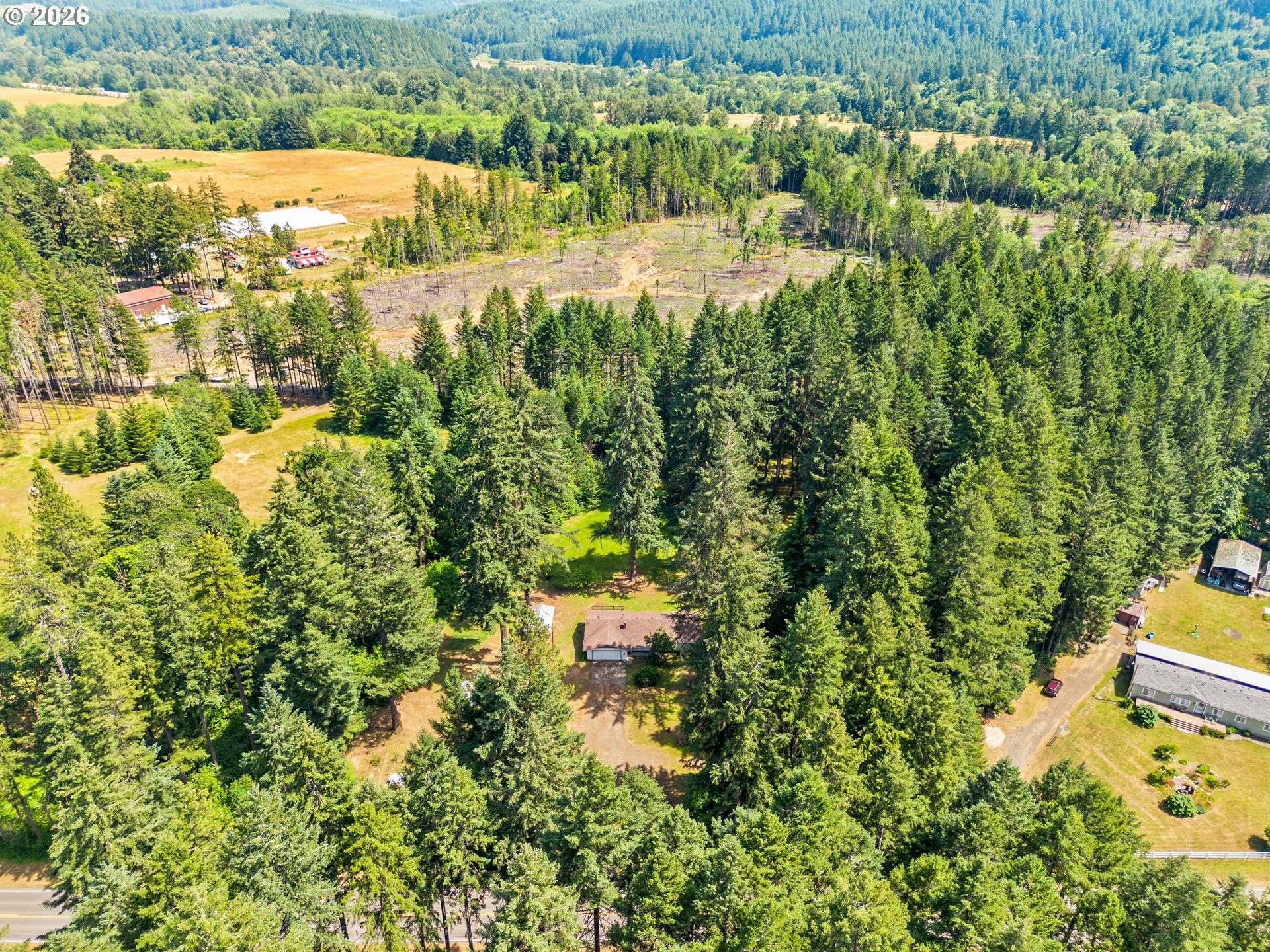 main property photo 40
