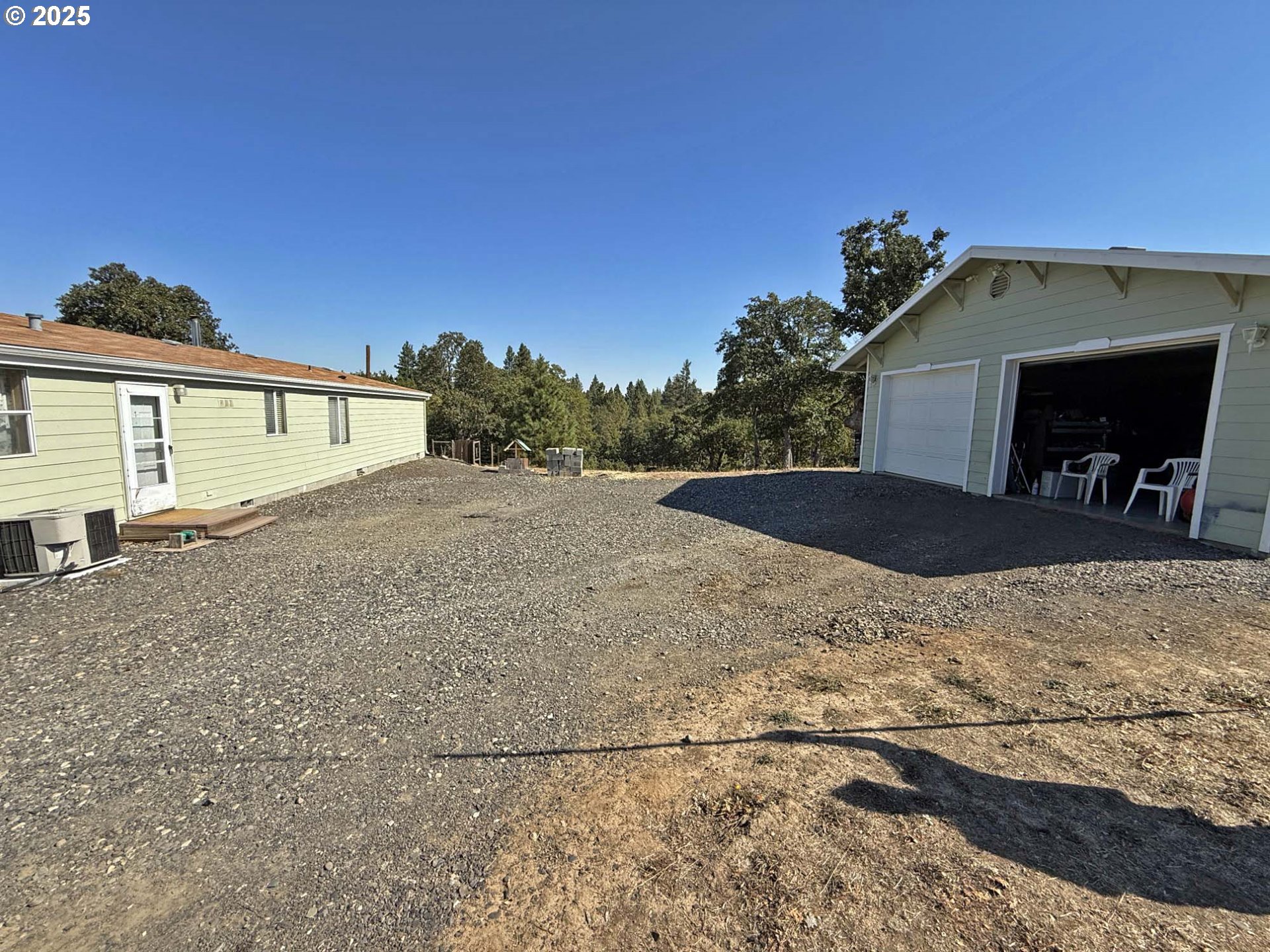 property viewer photo 14
