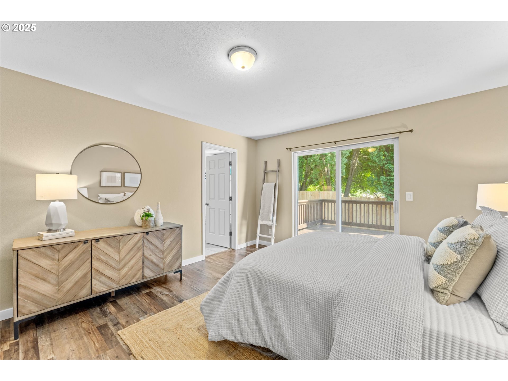 property viewer photo 14