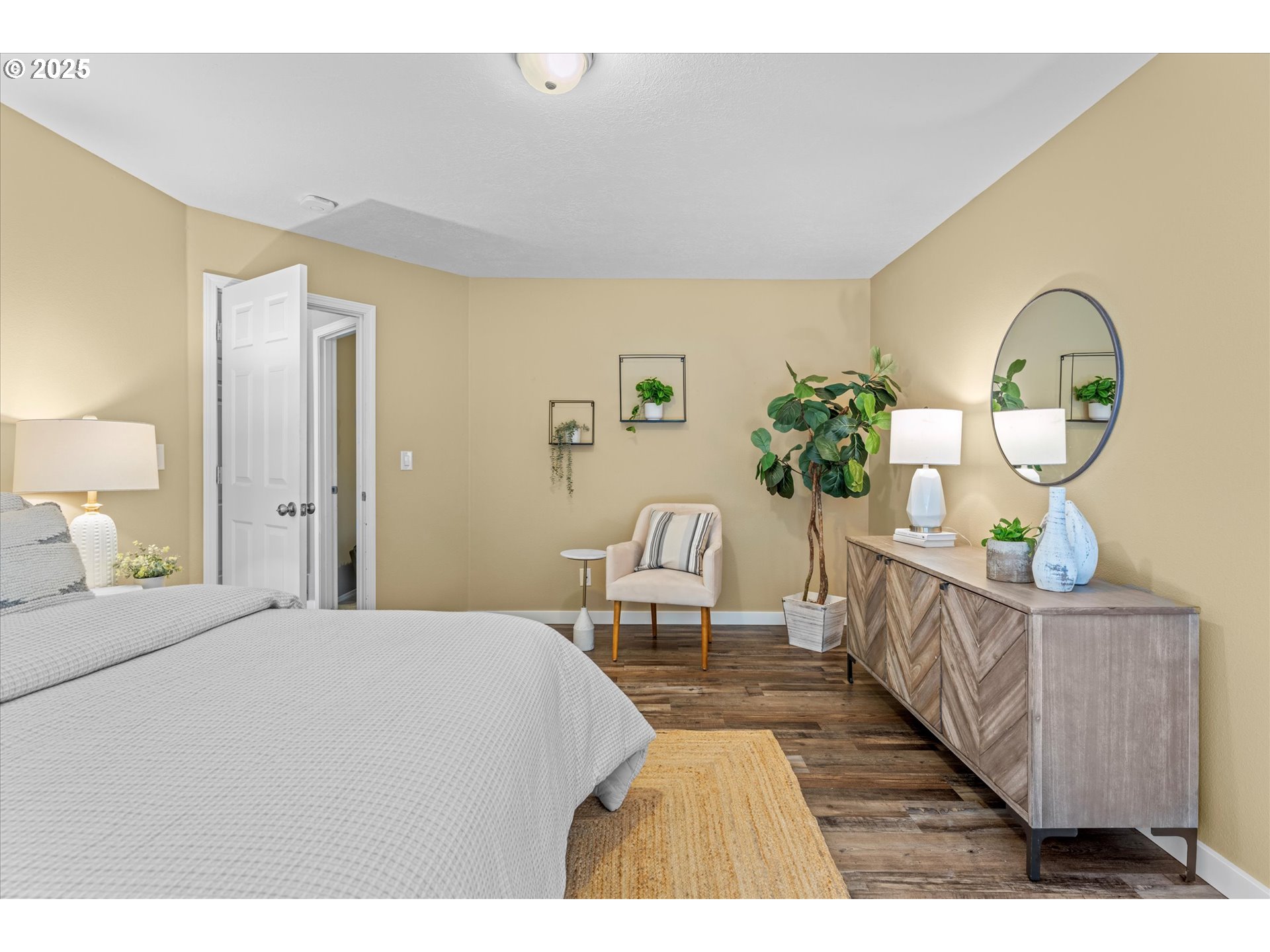 property viewer photo 15