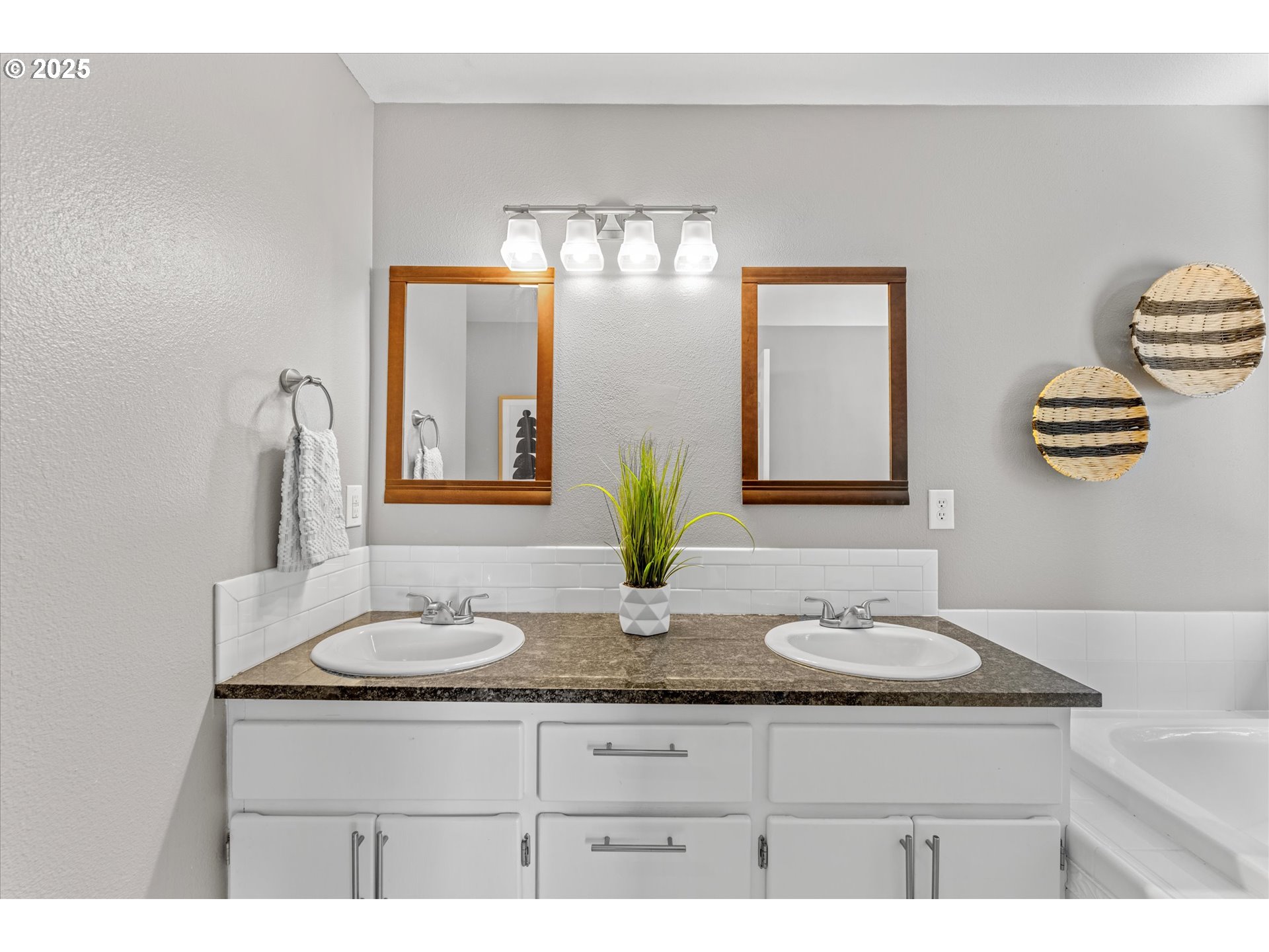 property viewer photo 17