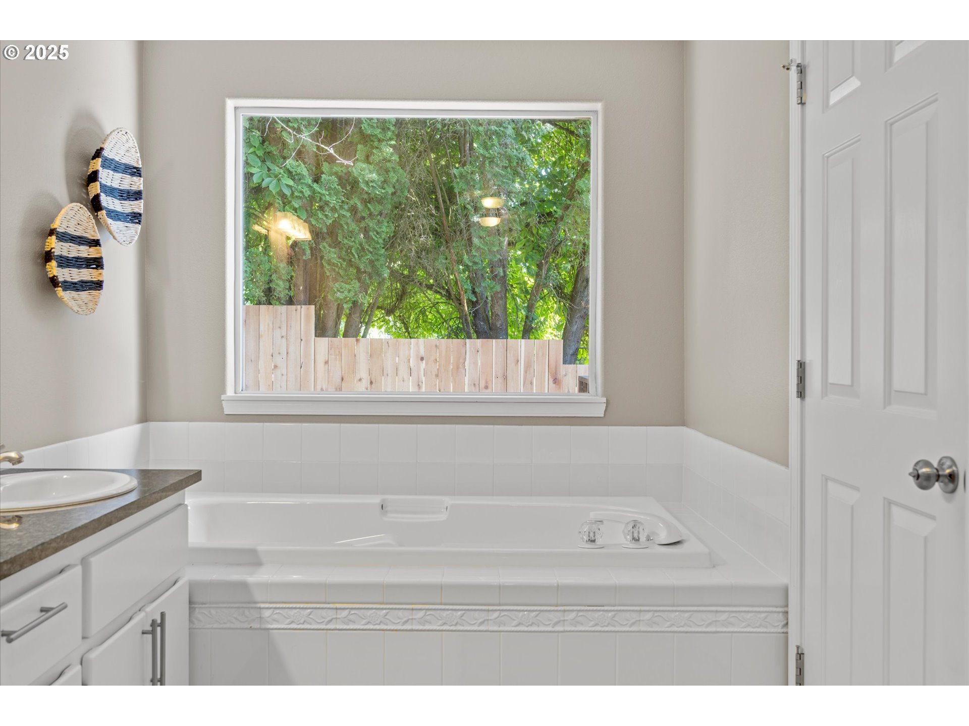 property viewer photo 18
