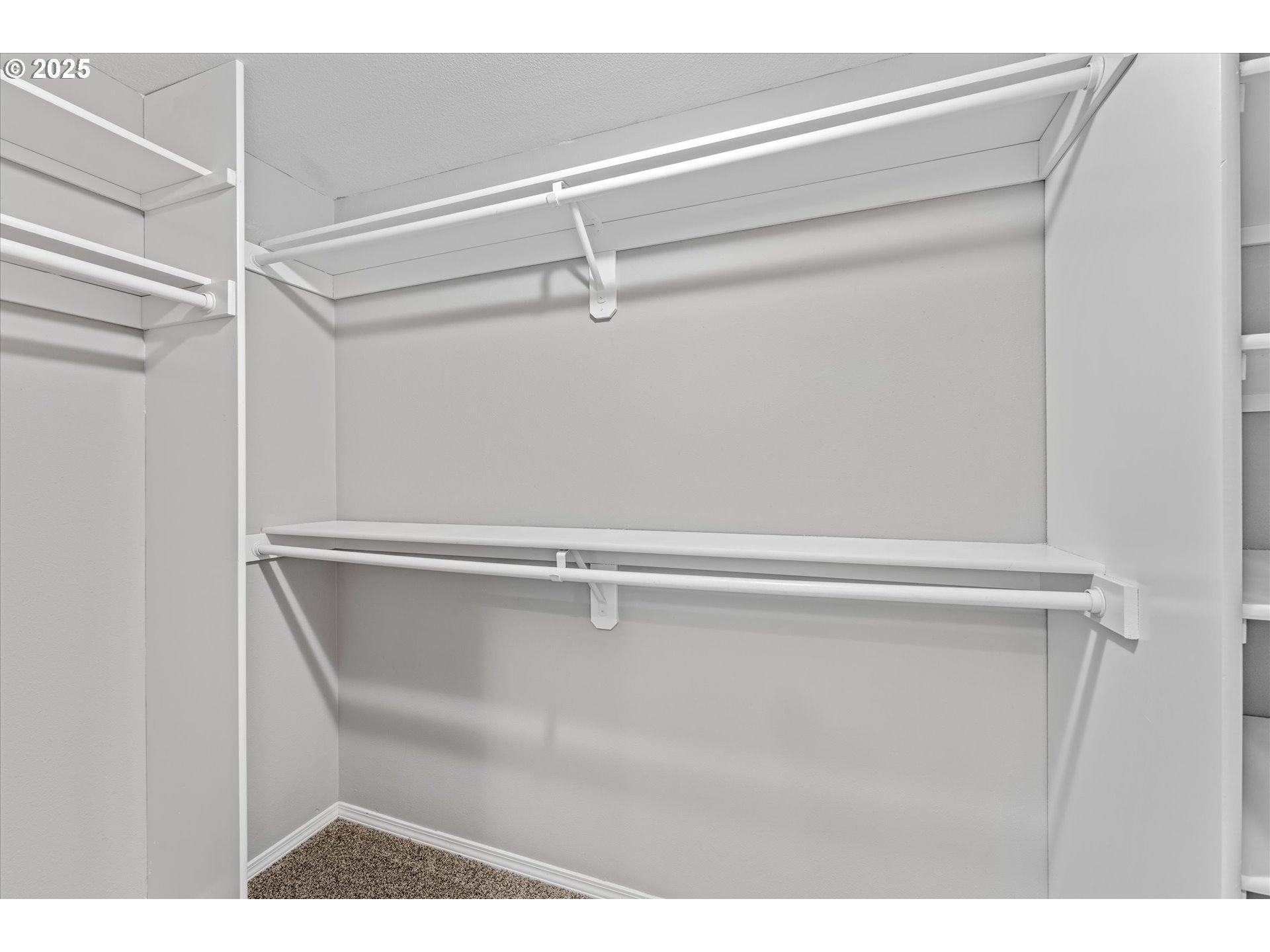 property viewer photo 20