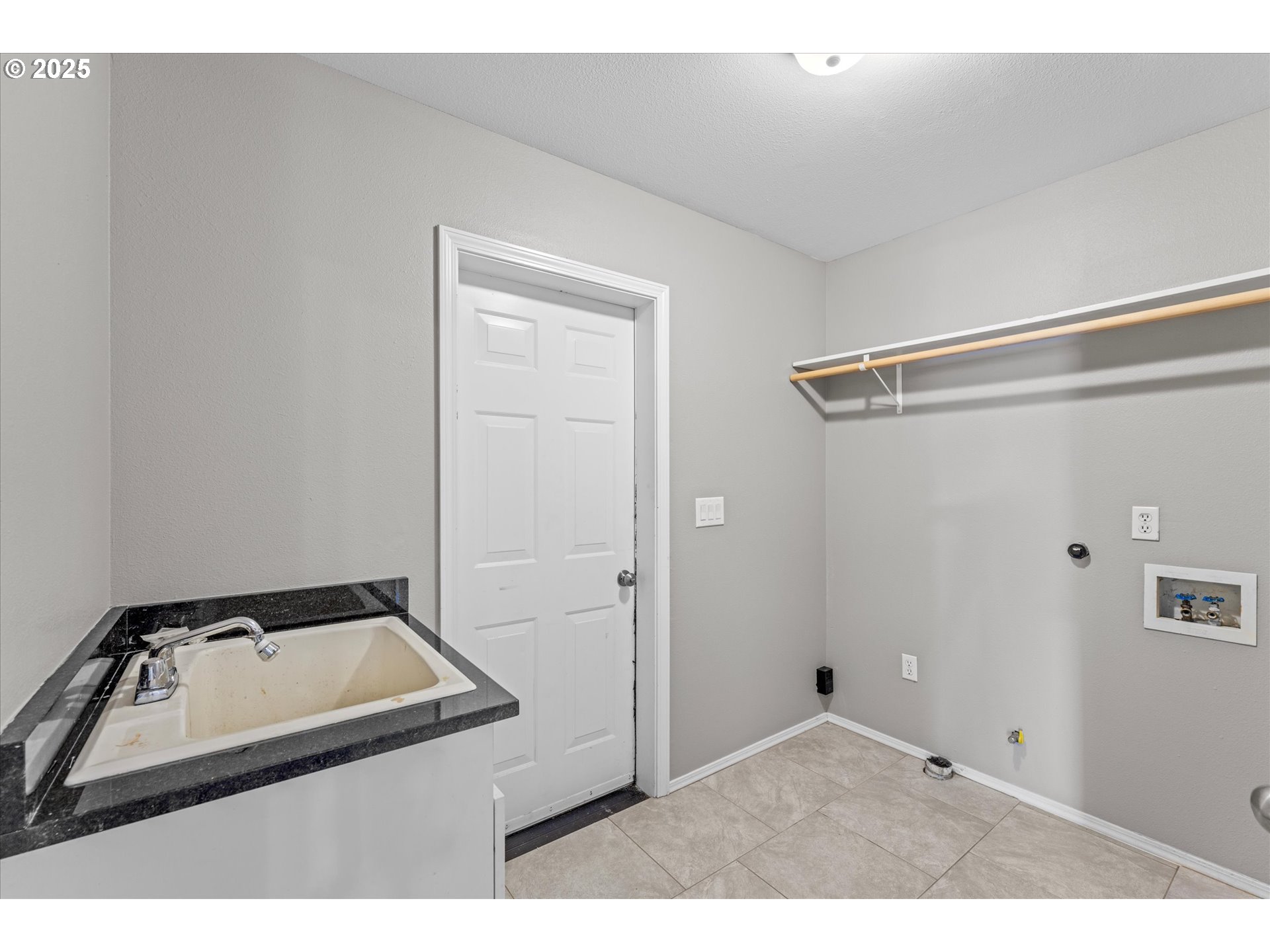 property viewer photo 21