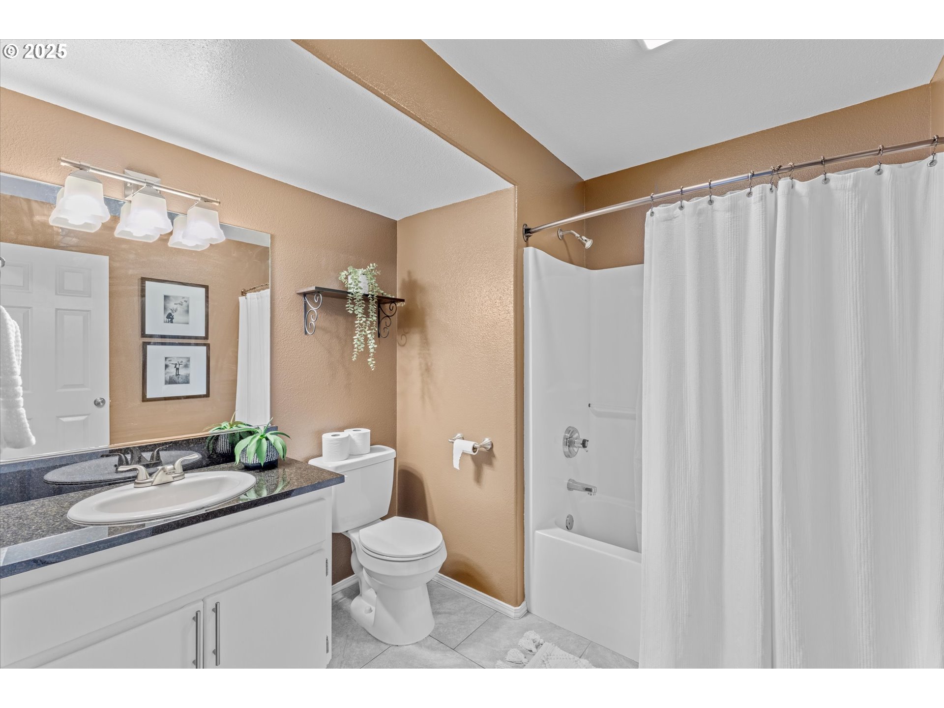 property viewer photo 24