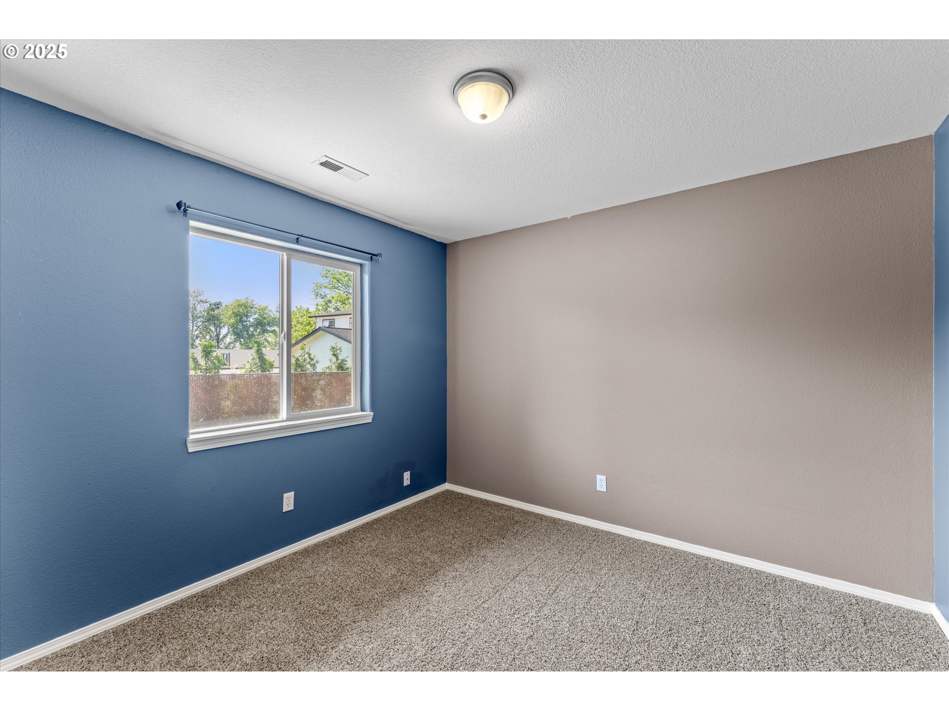 property viewer photo 26