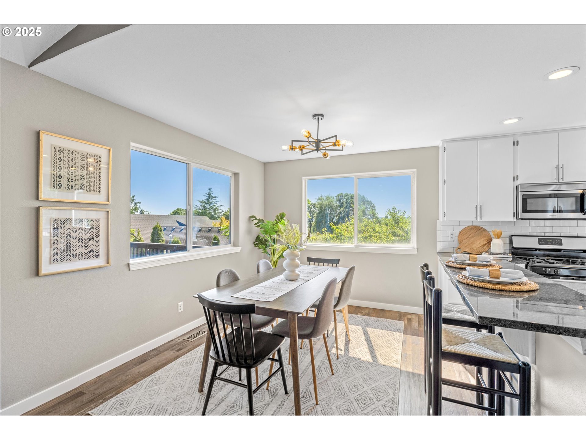 property viewer photo 5