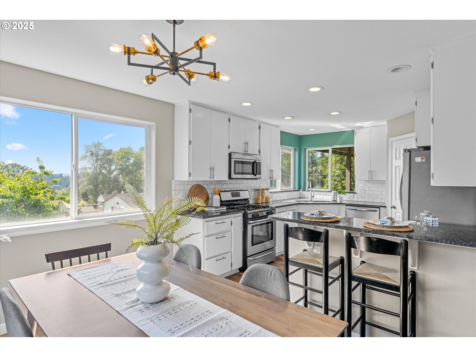 property viewer photo 6
