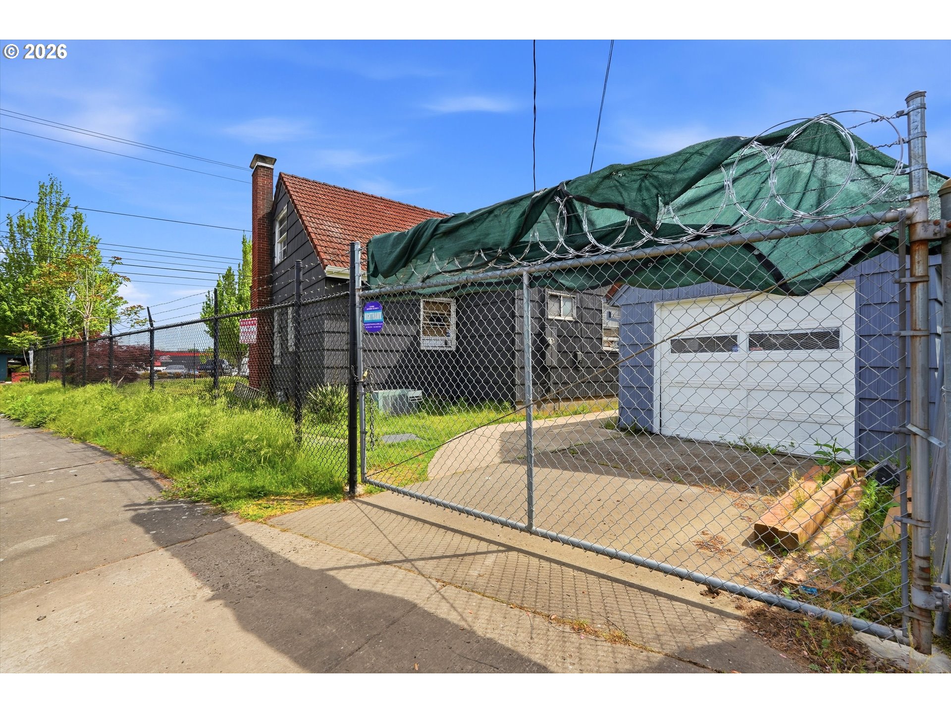 main property photo 20