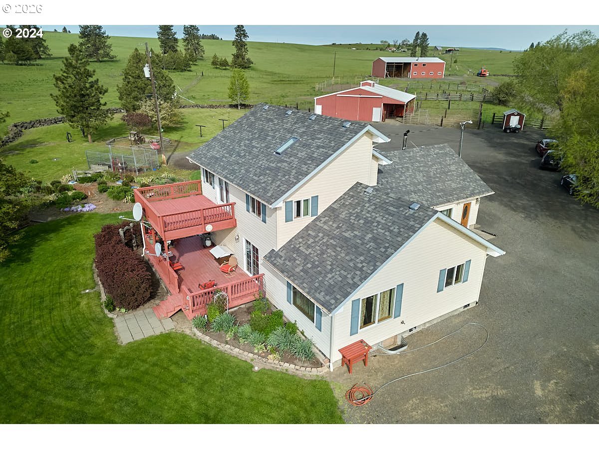 main property photo 40