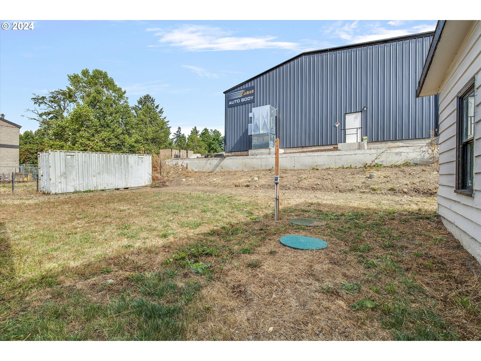 main property photo 33