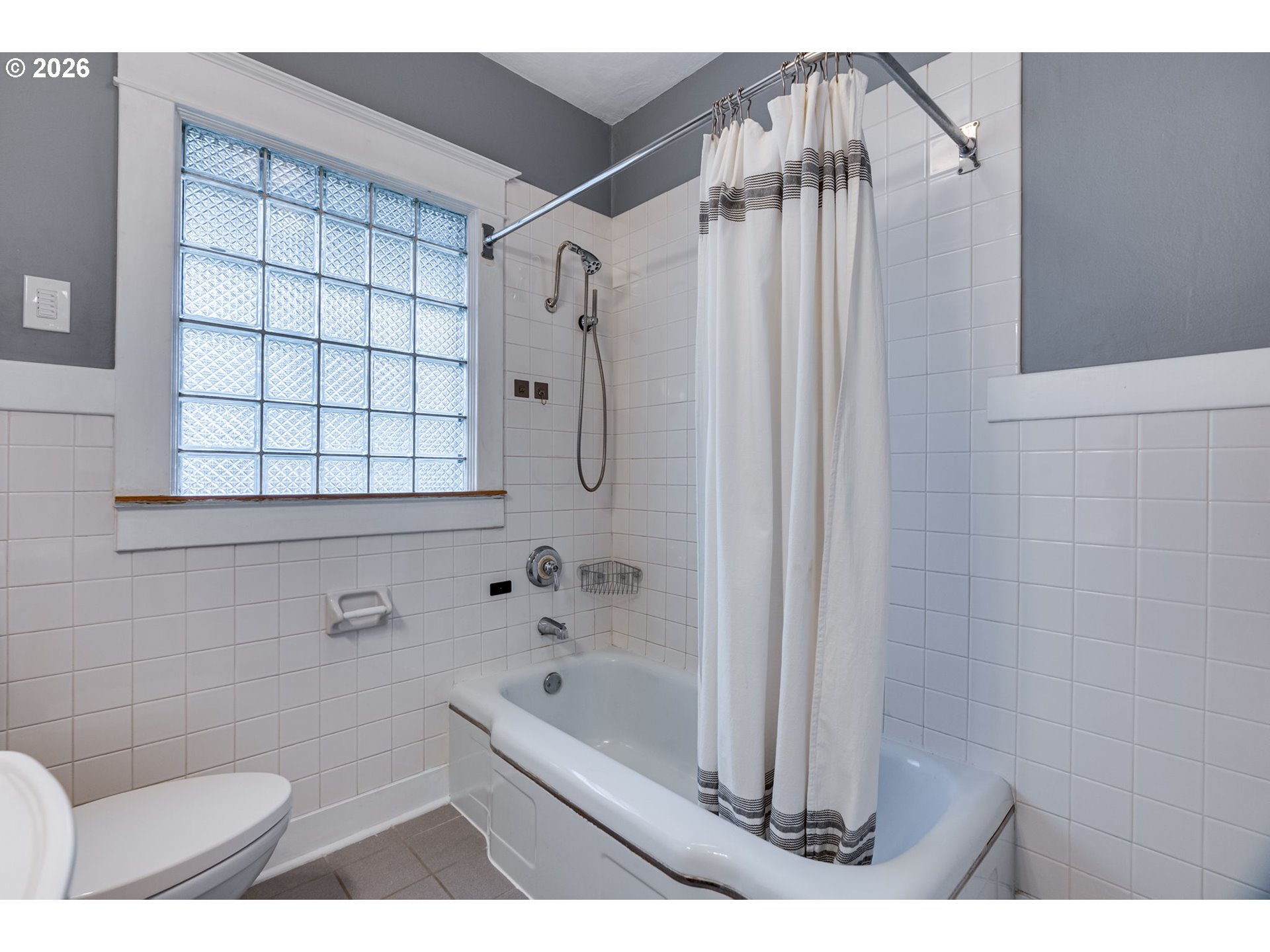property viewer photo 23