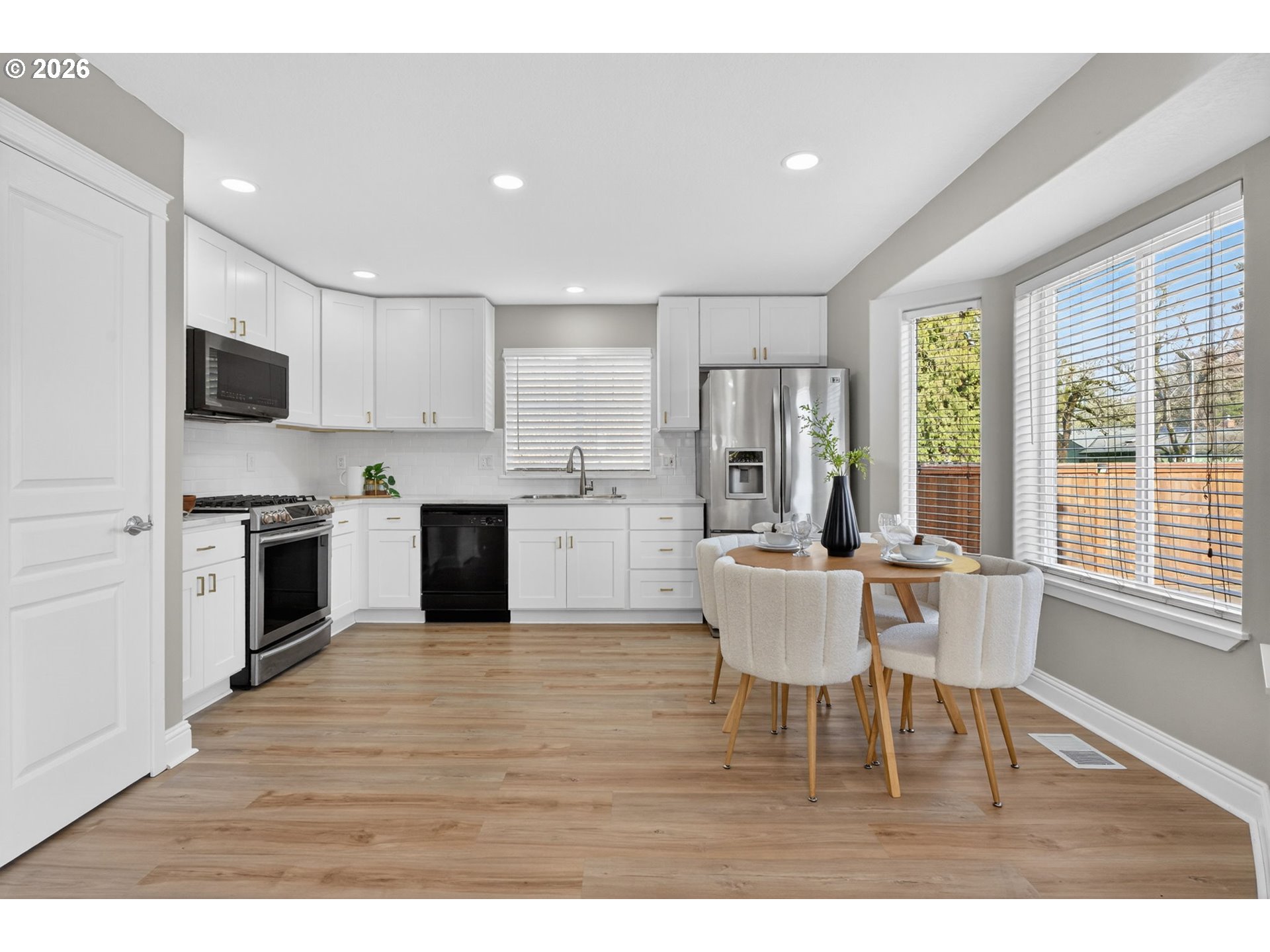 property viewer photo 11