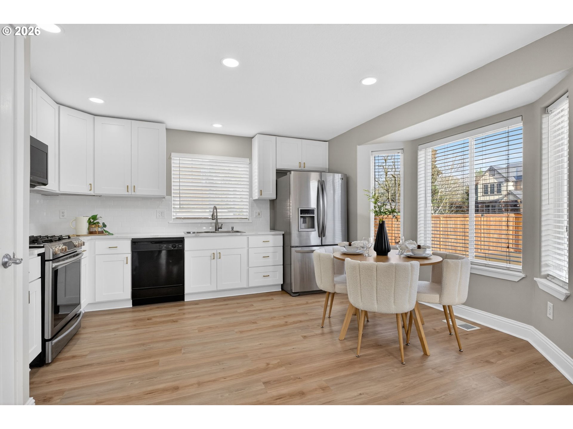 property viewer photo 12