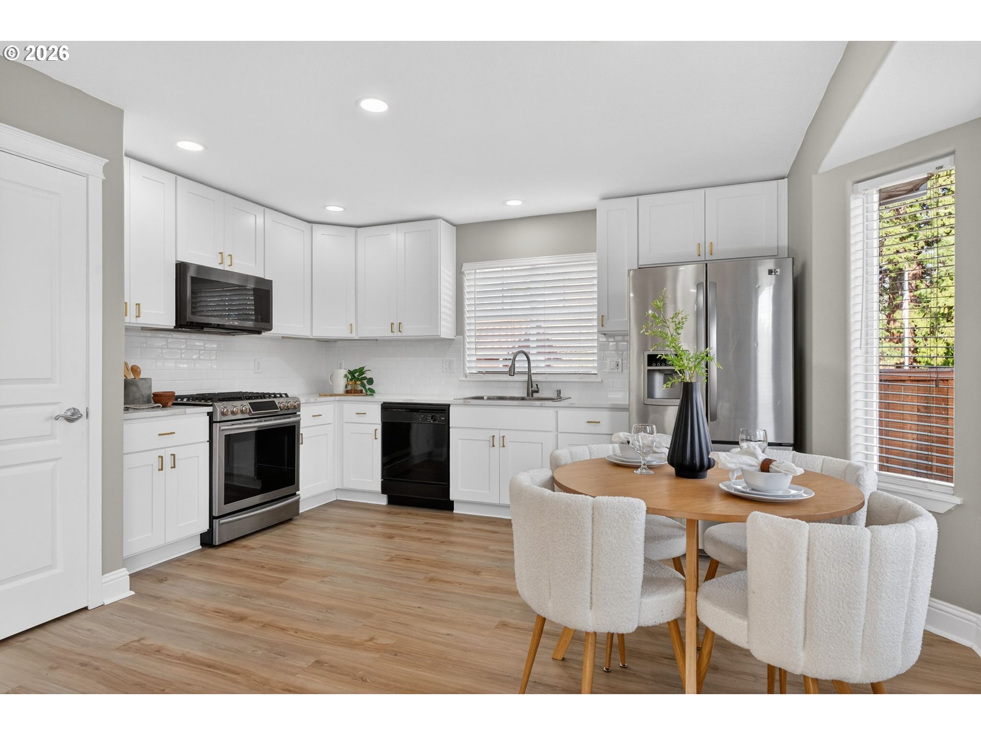 property viewer photo 13