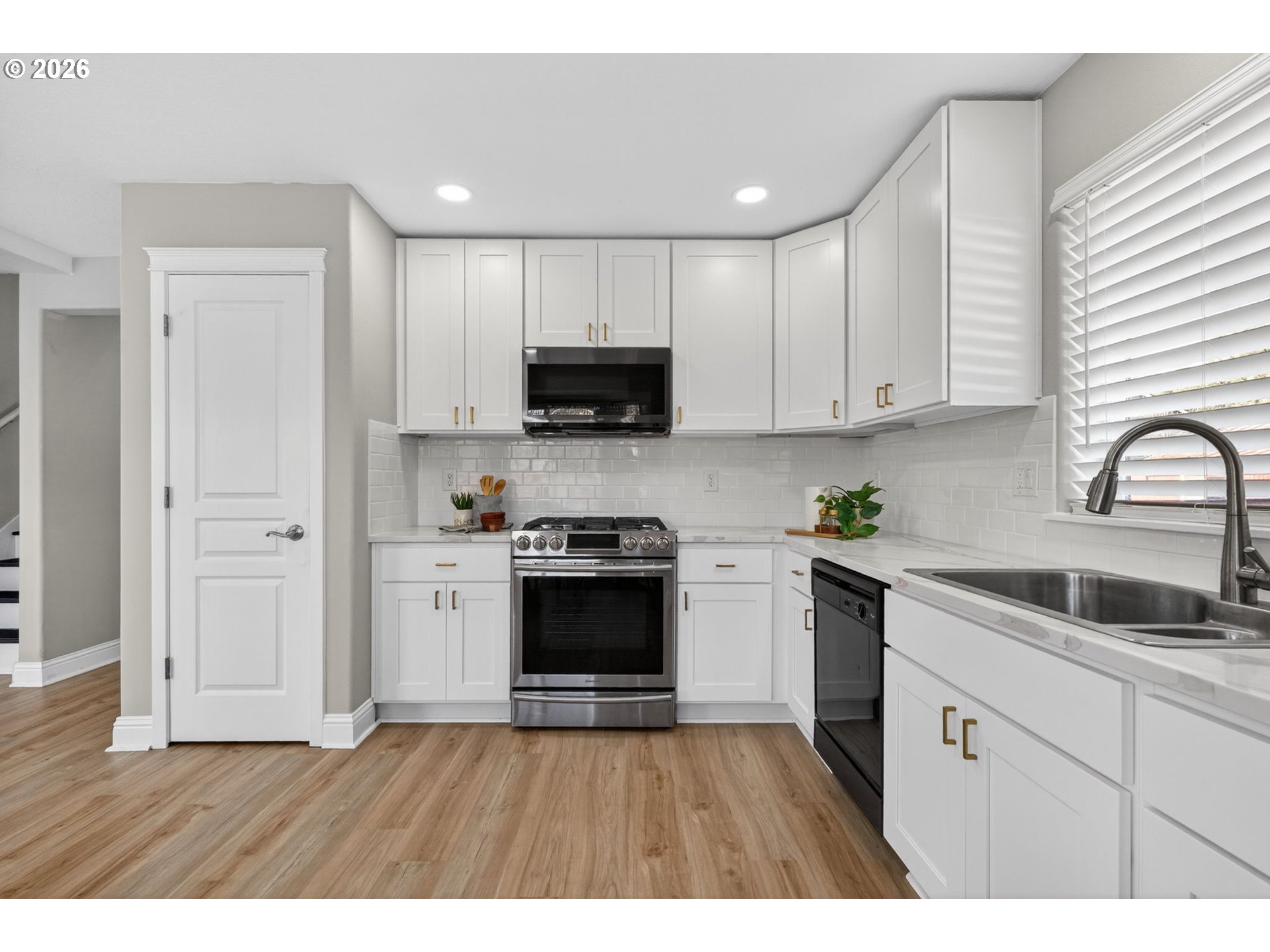 property viewer photo 14
