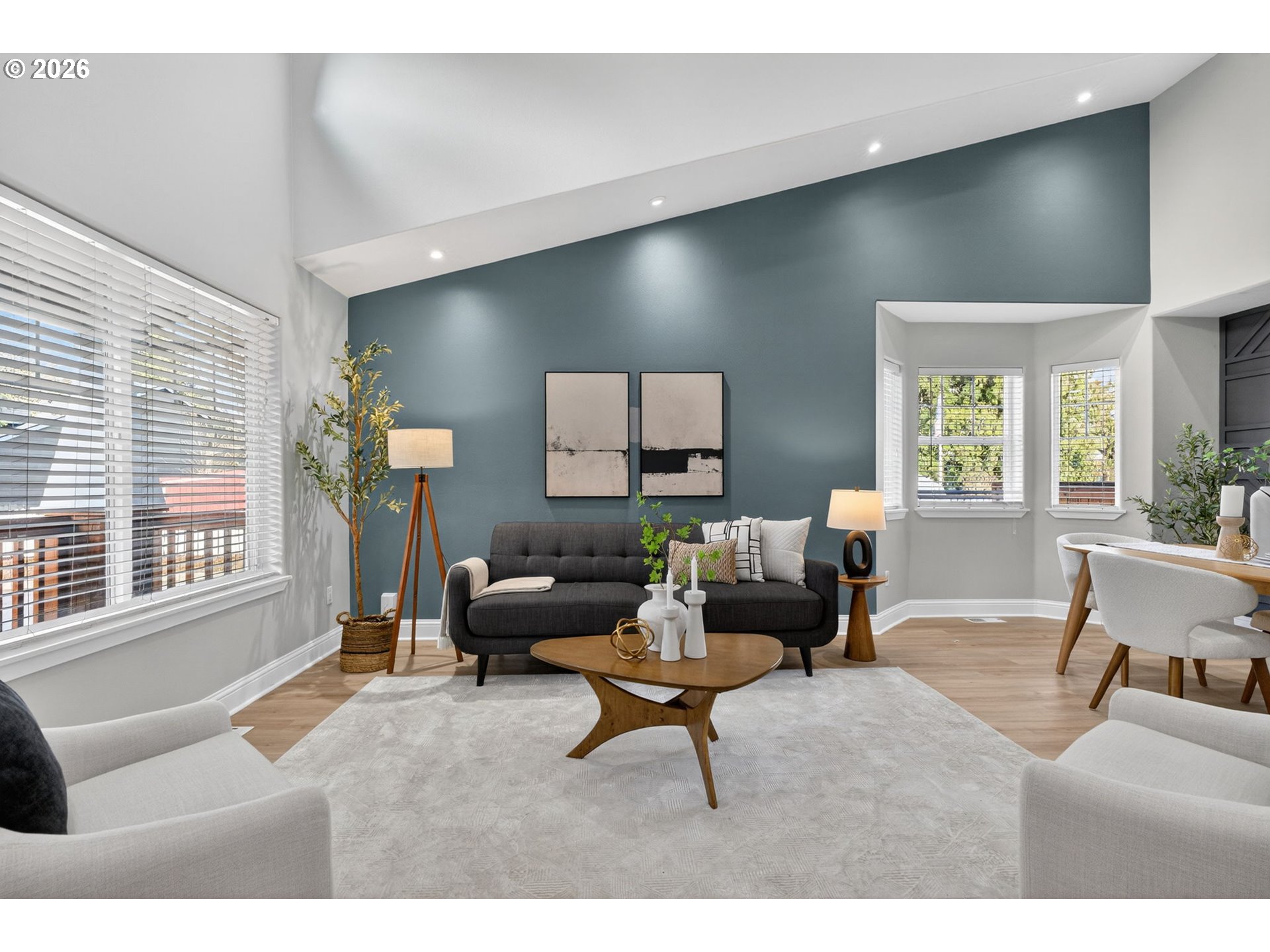 property viewer photo 3