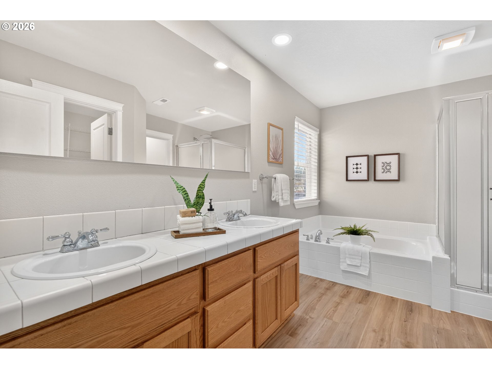 property viewer photo 31