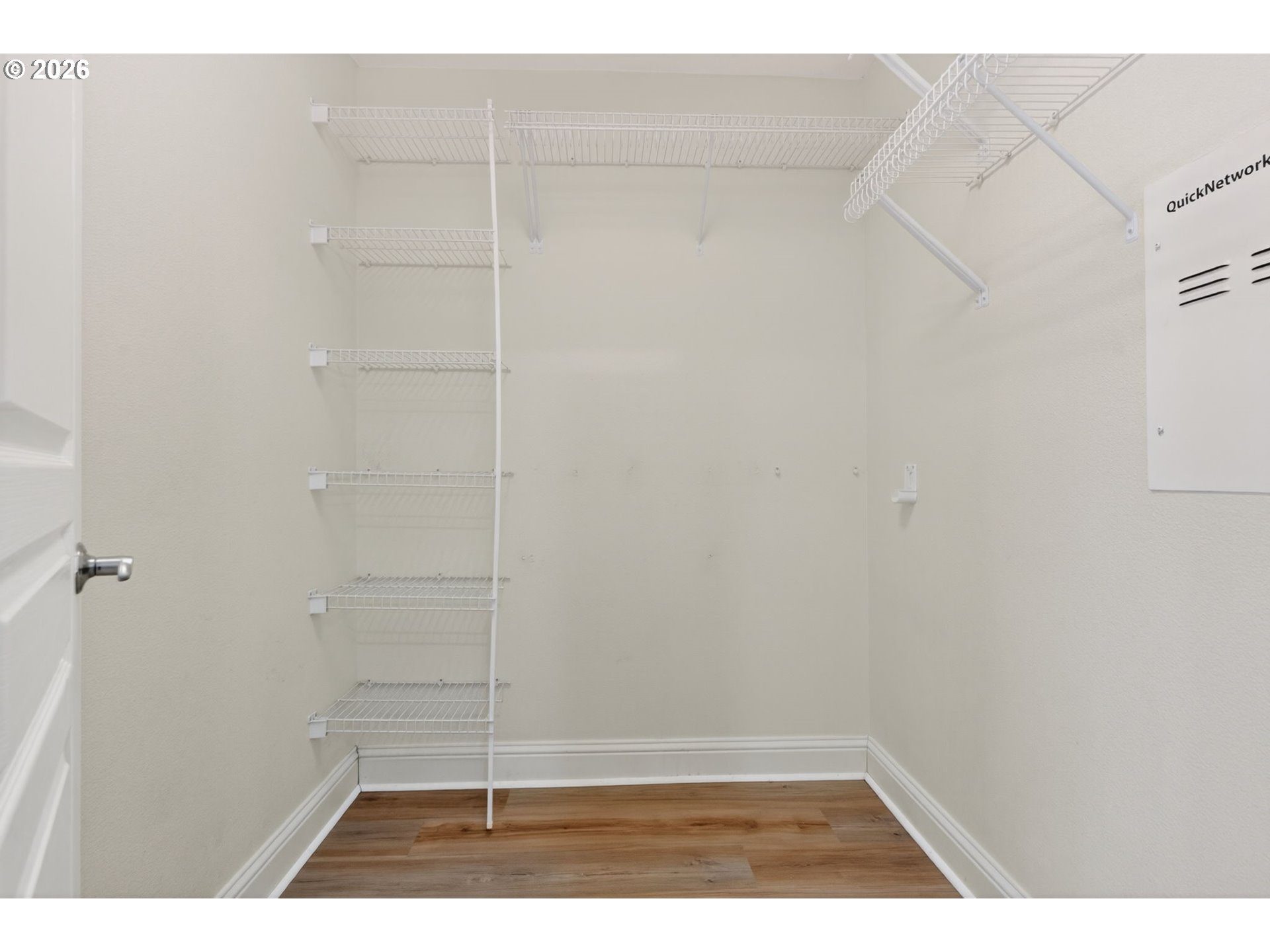 property viewer photo 35