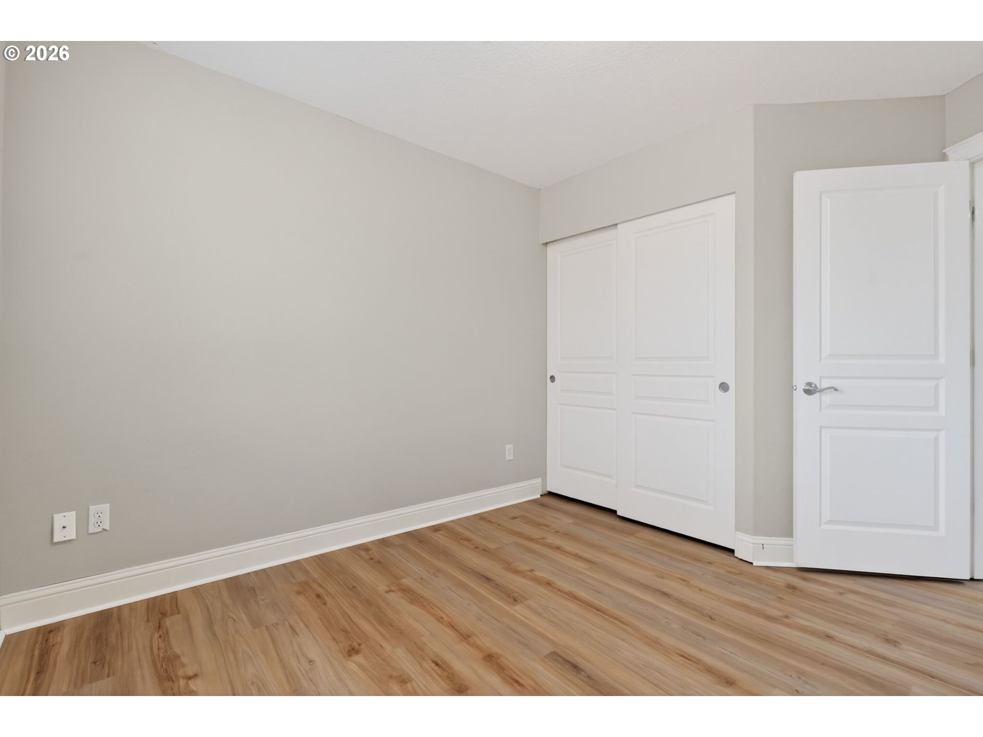 property viewer photo 37