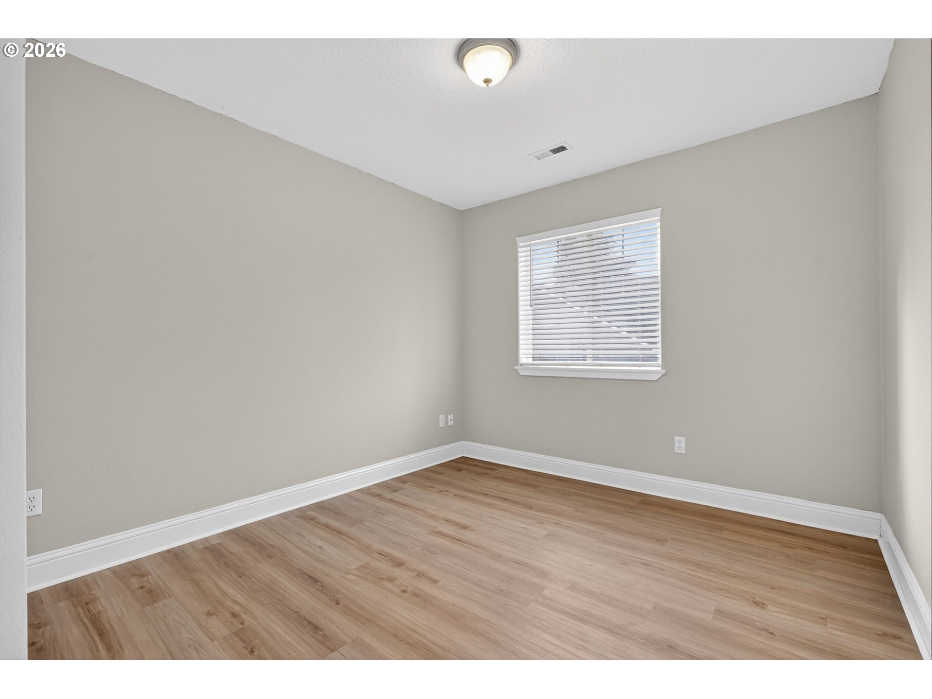 property viewer photo 38