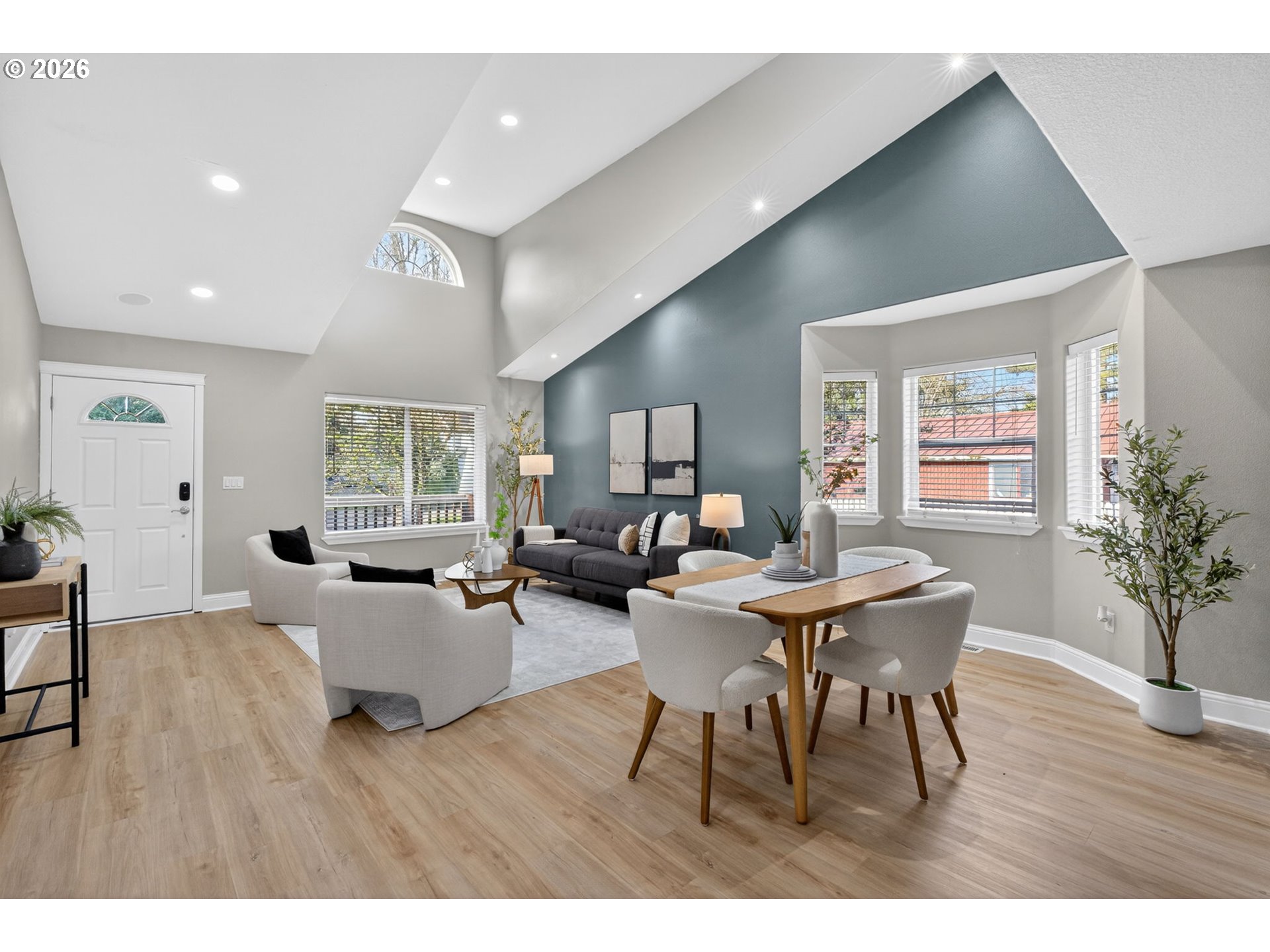 property viewer photo 4