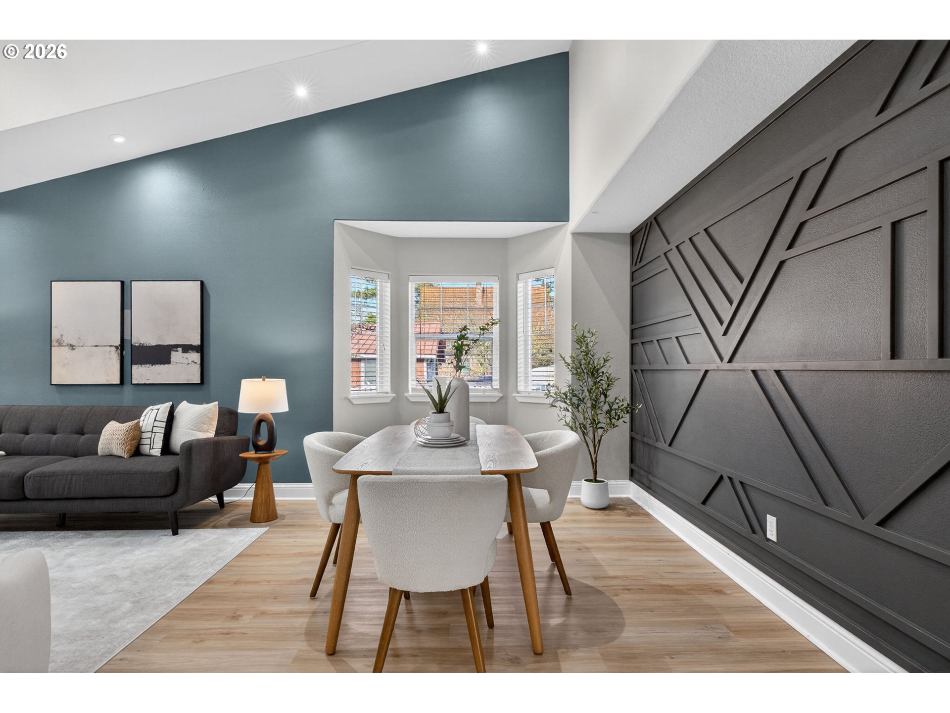 property viewer photo 9