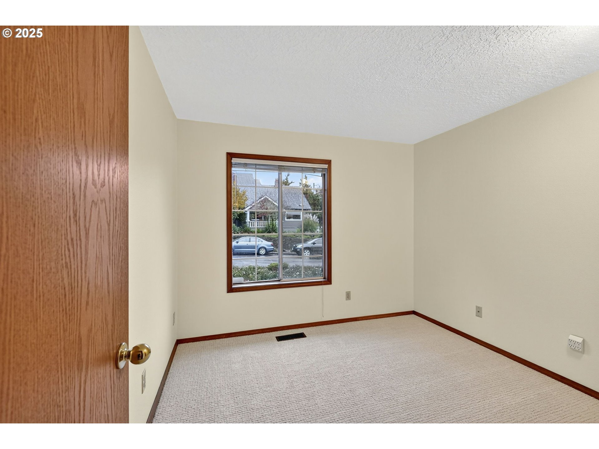 property viewer photo 23
