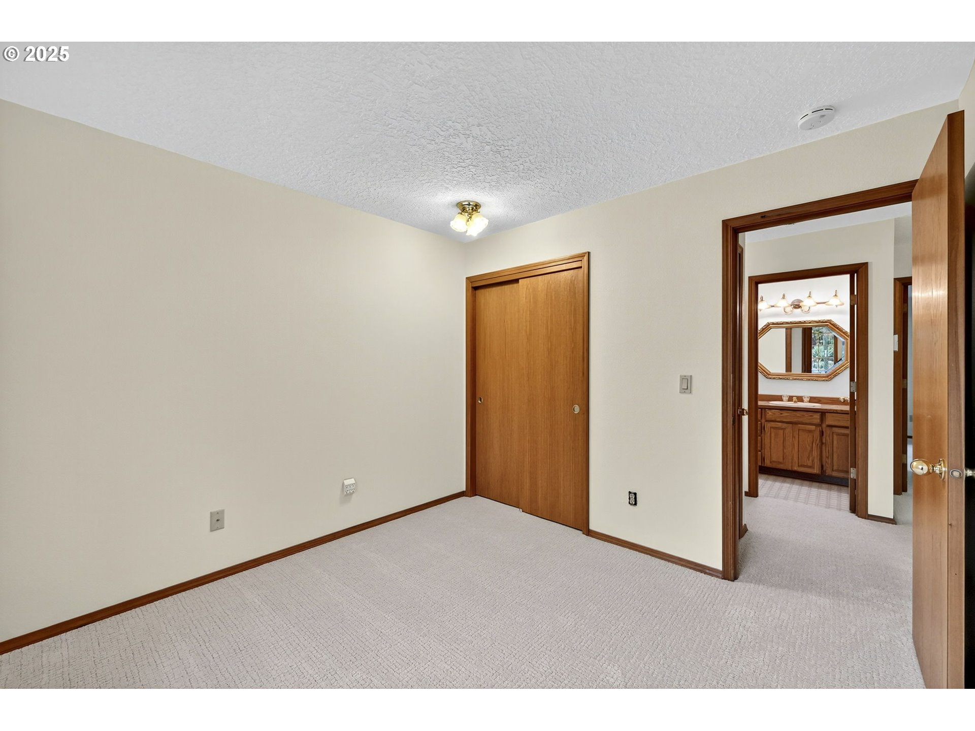 property viewer photo 24