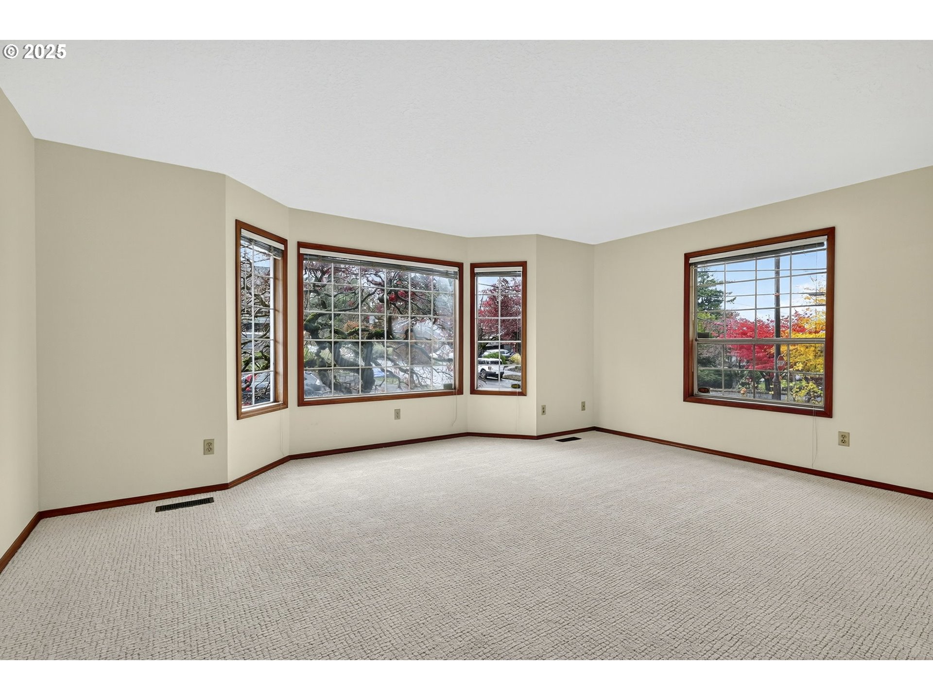 property viewer photo 6