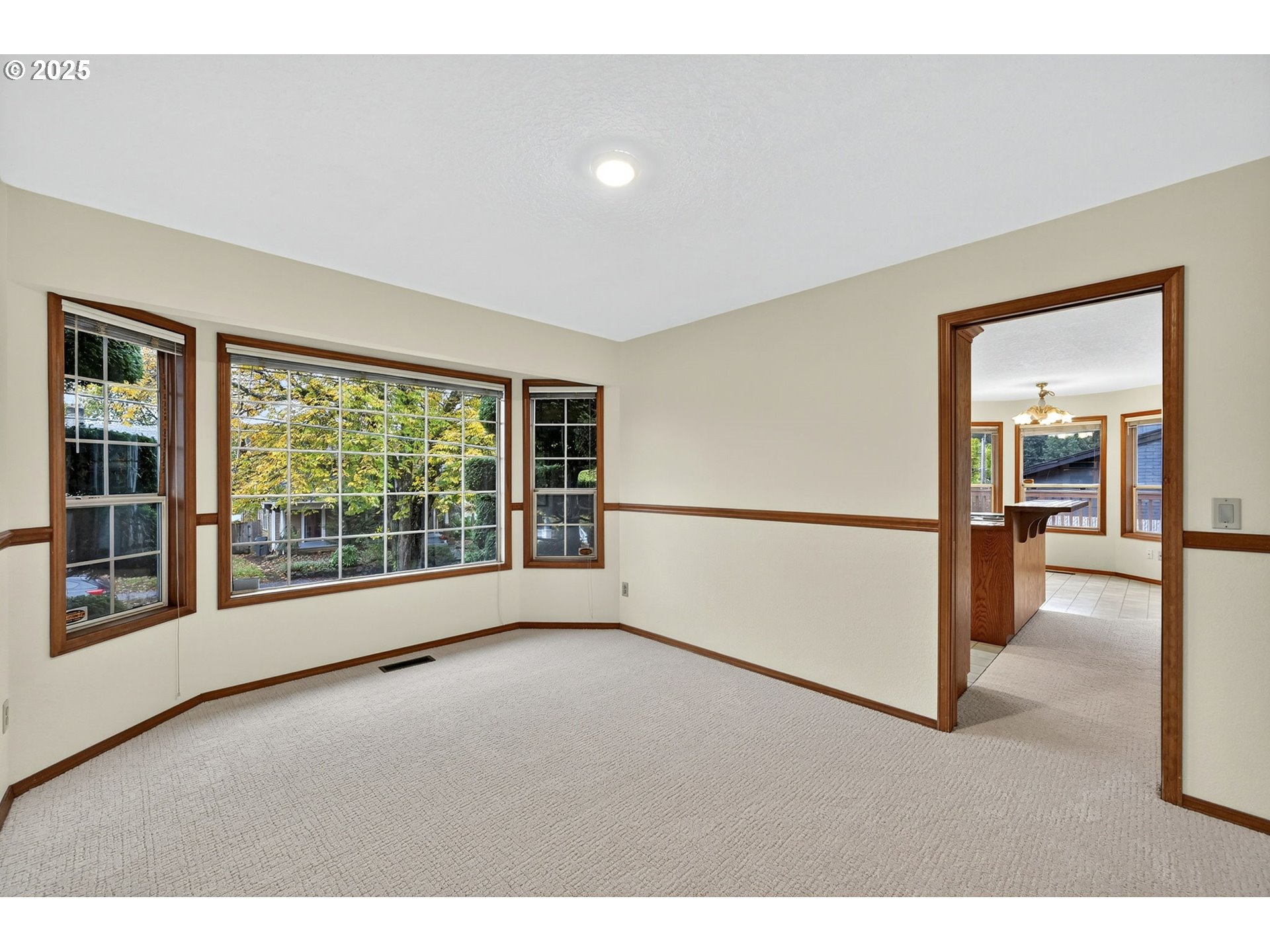 property viewer photo 9