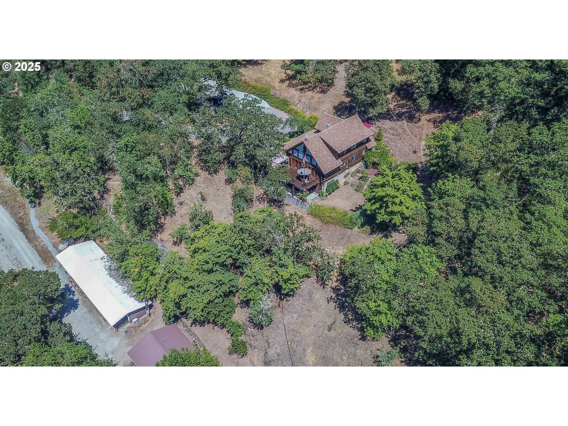 main property photo 28