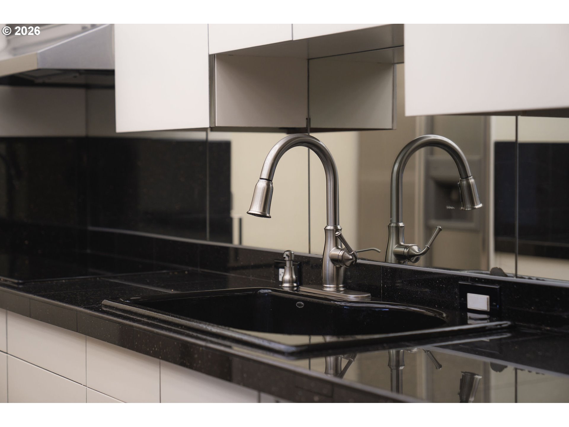 property viewer photo 16