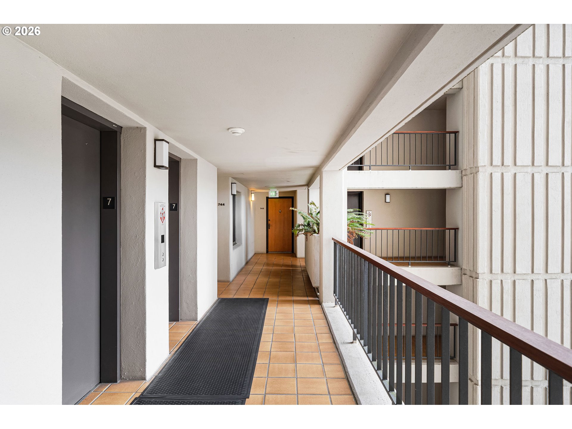 property viewer photo 9