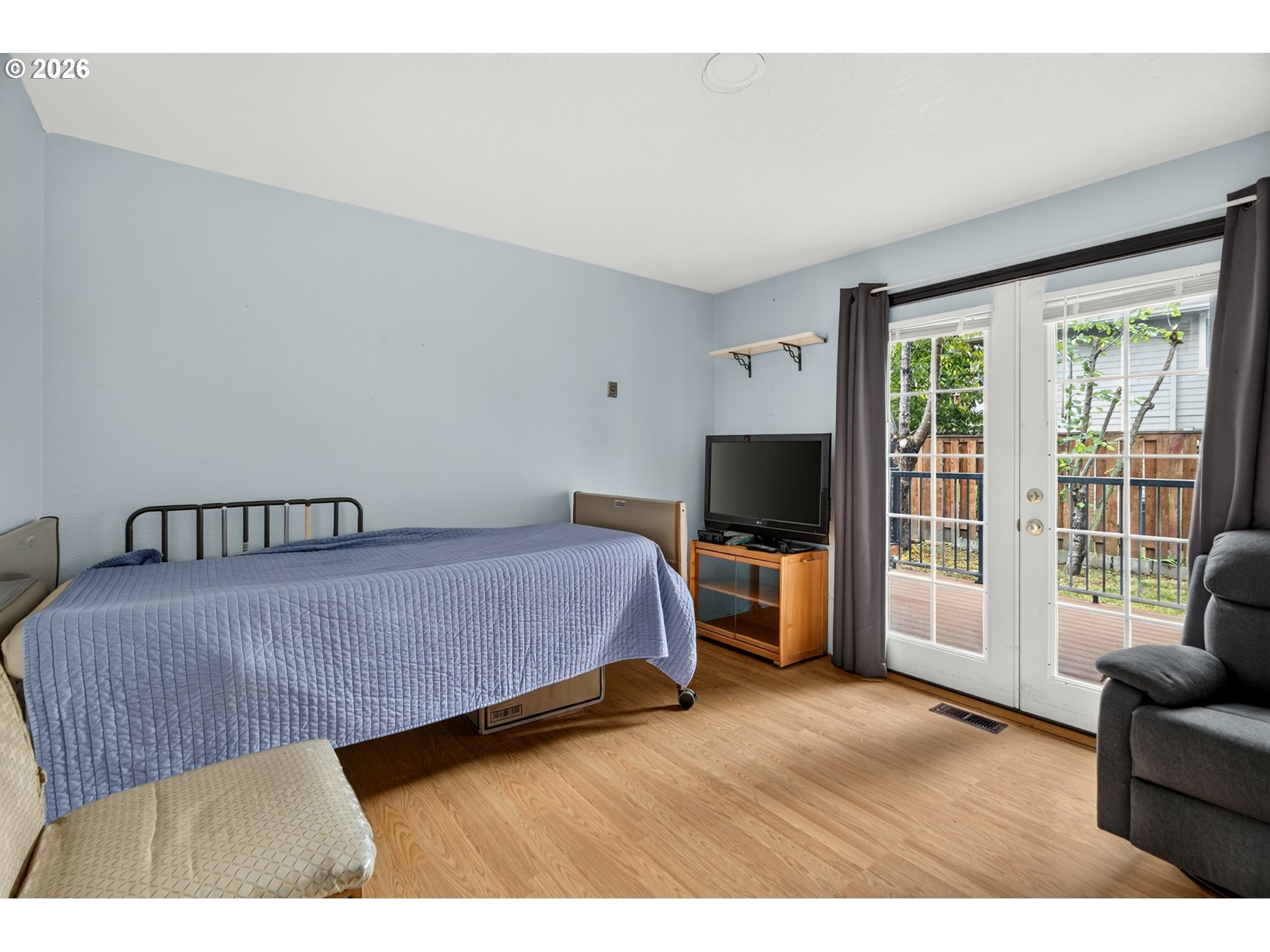 main property photo 11