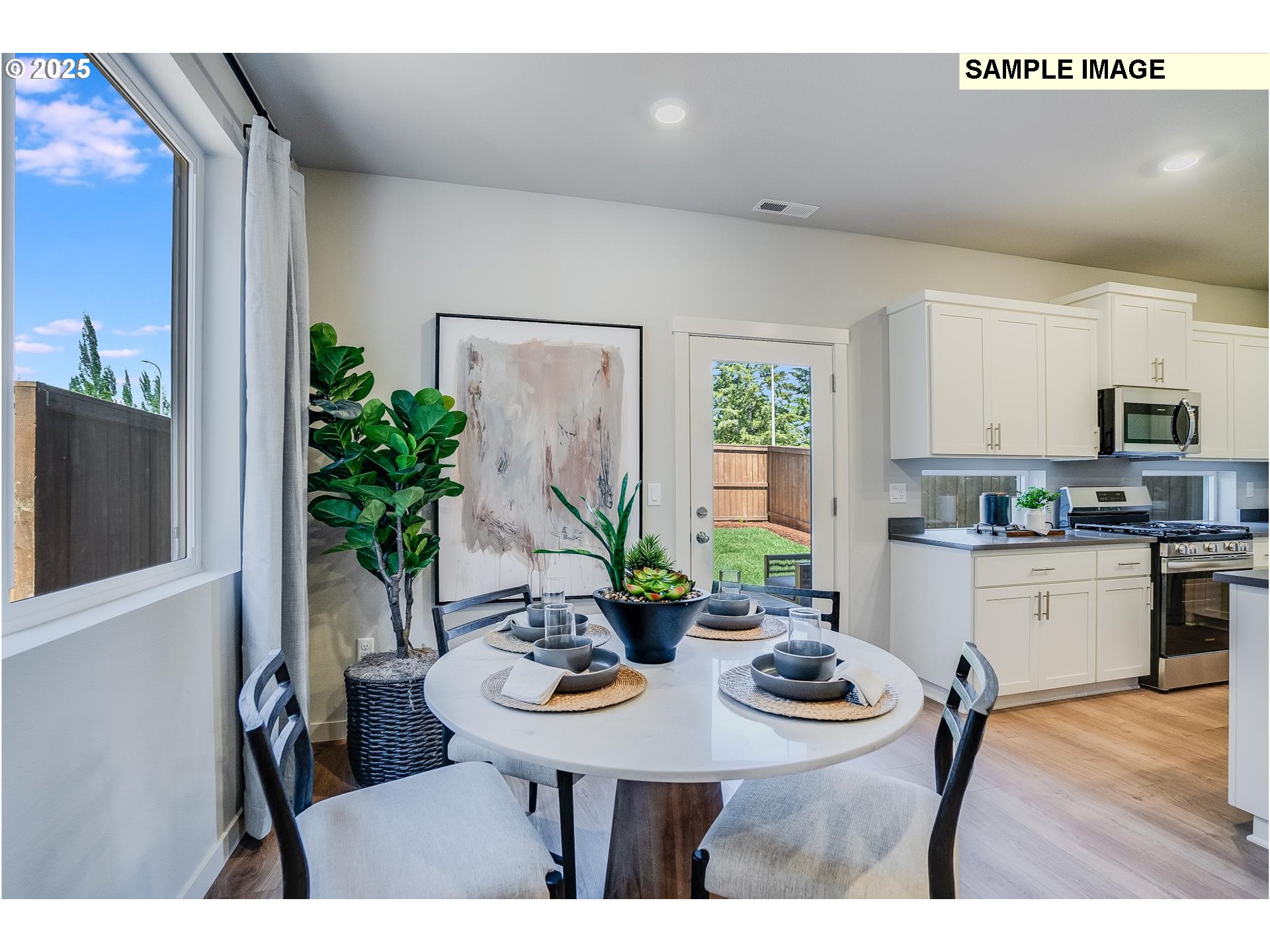 property viewer photo 6