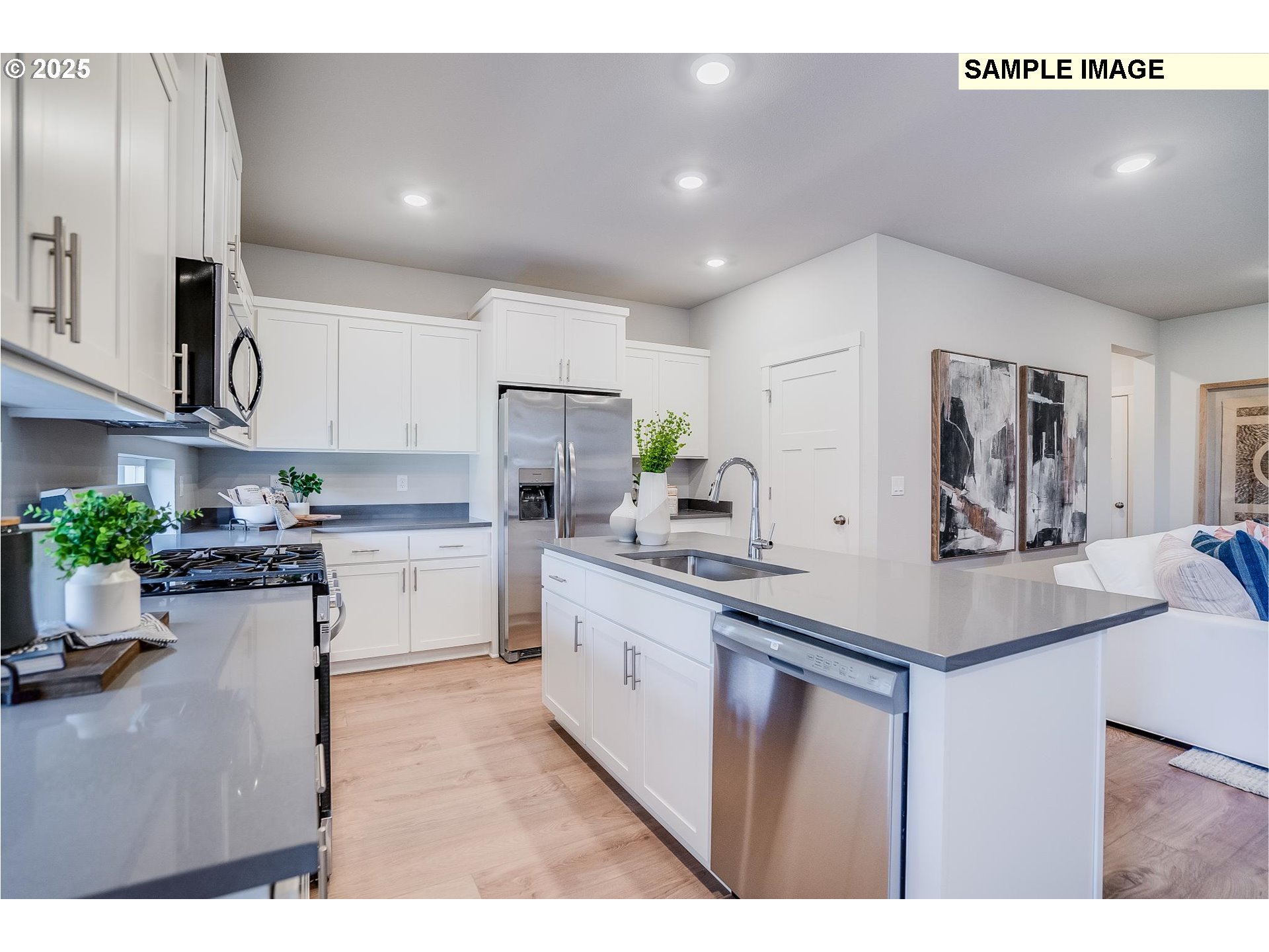 property viewer photo 8
