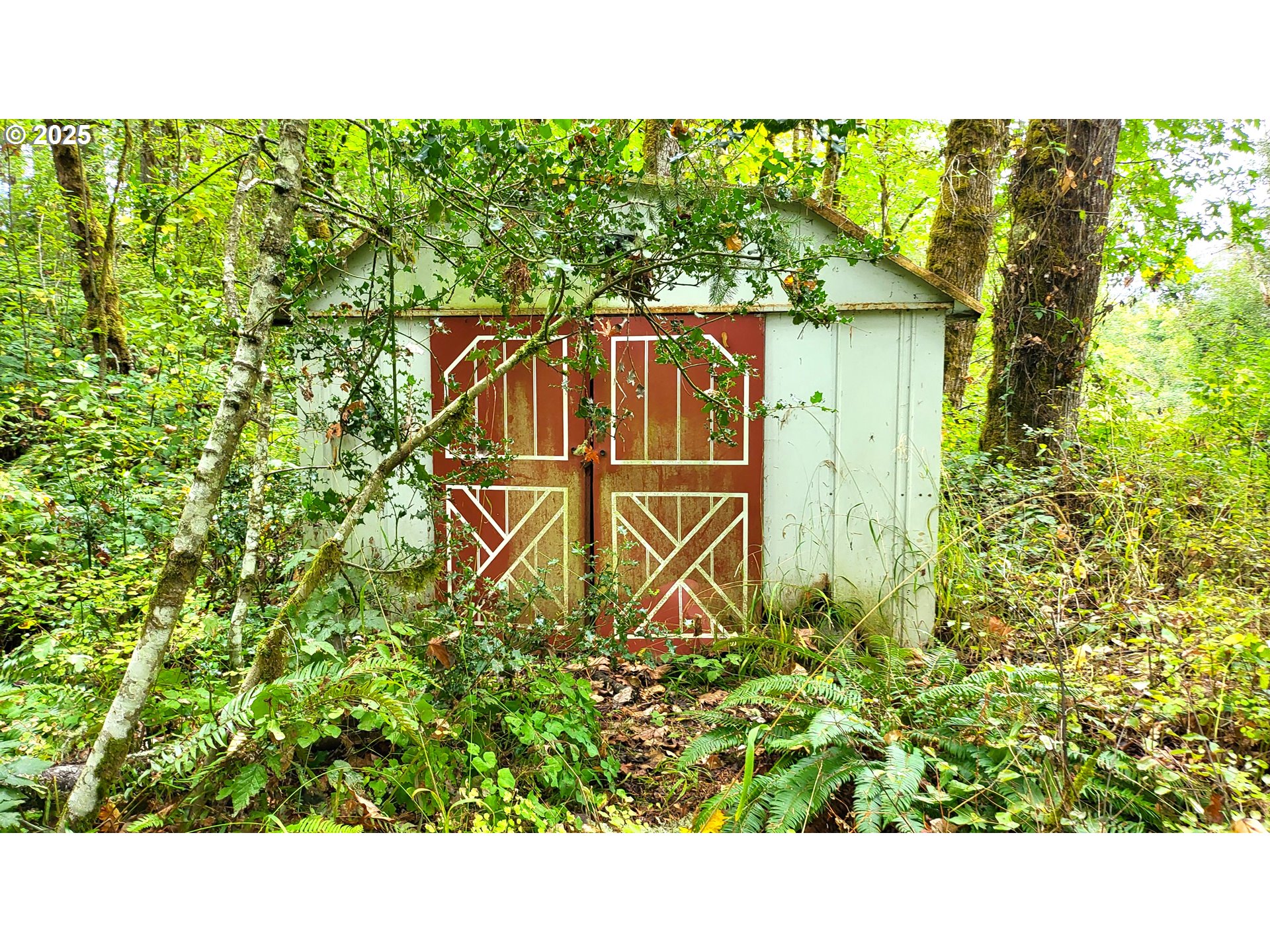 main property photo 12