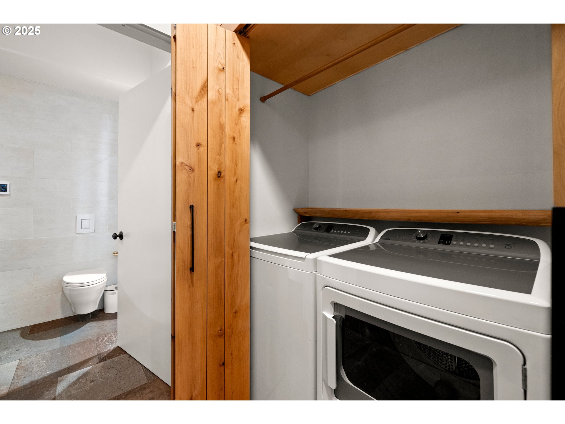 property viewer photo 16