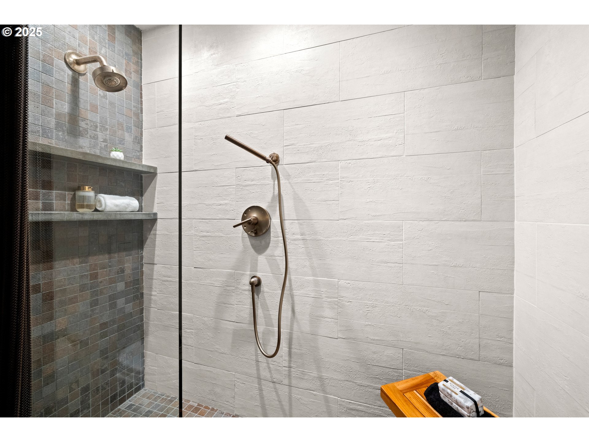 property viewer photo 18