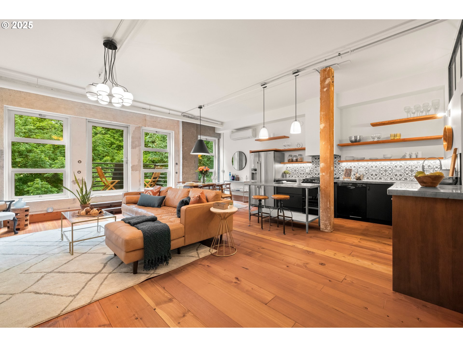 property viewer photo 3