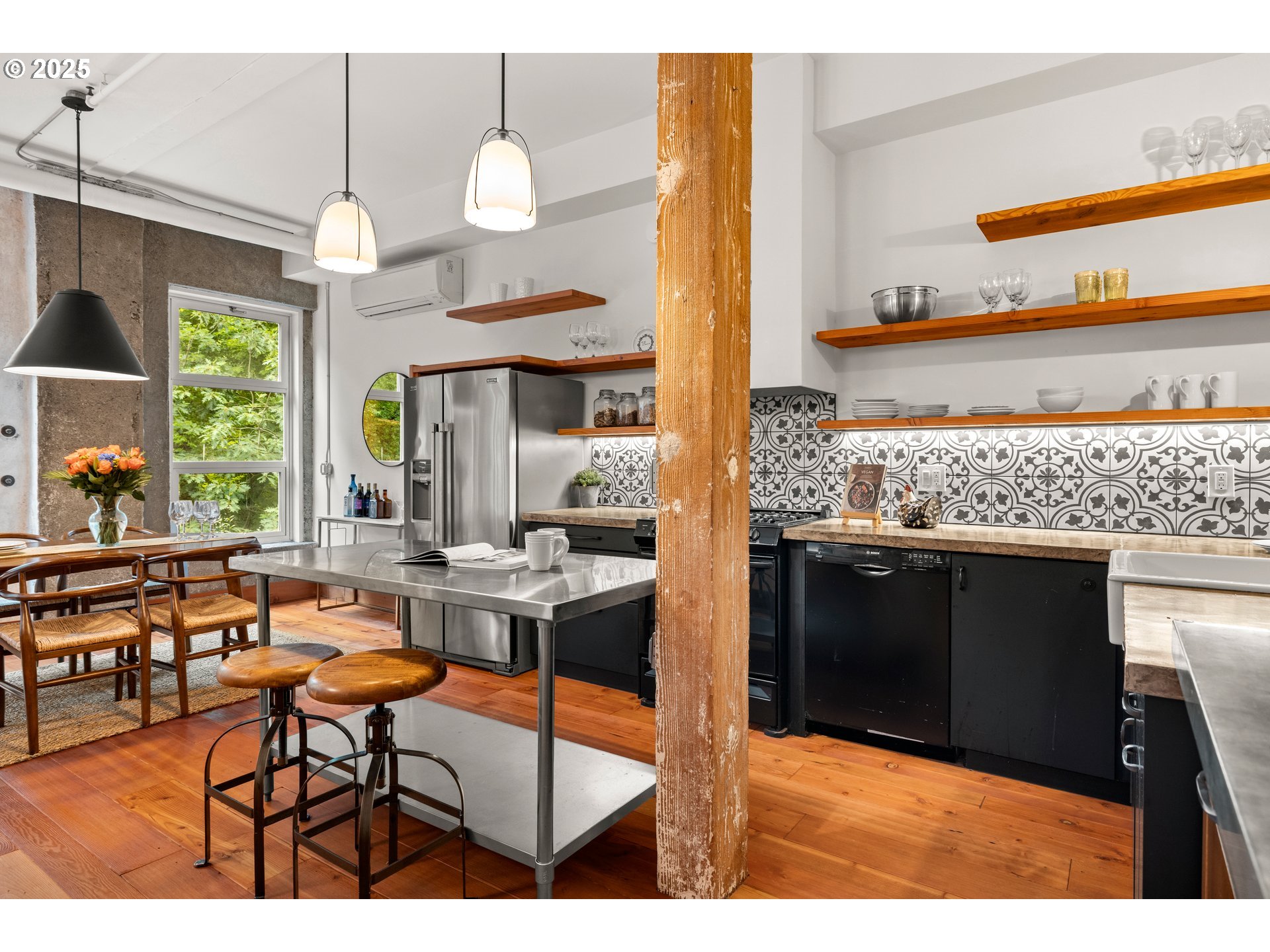 property viewer photo 9
