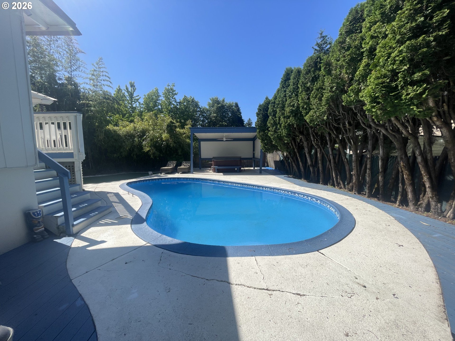 main property photo 18