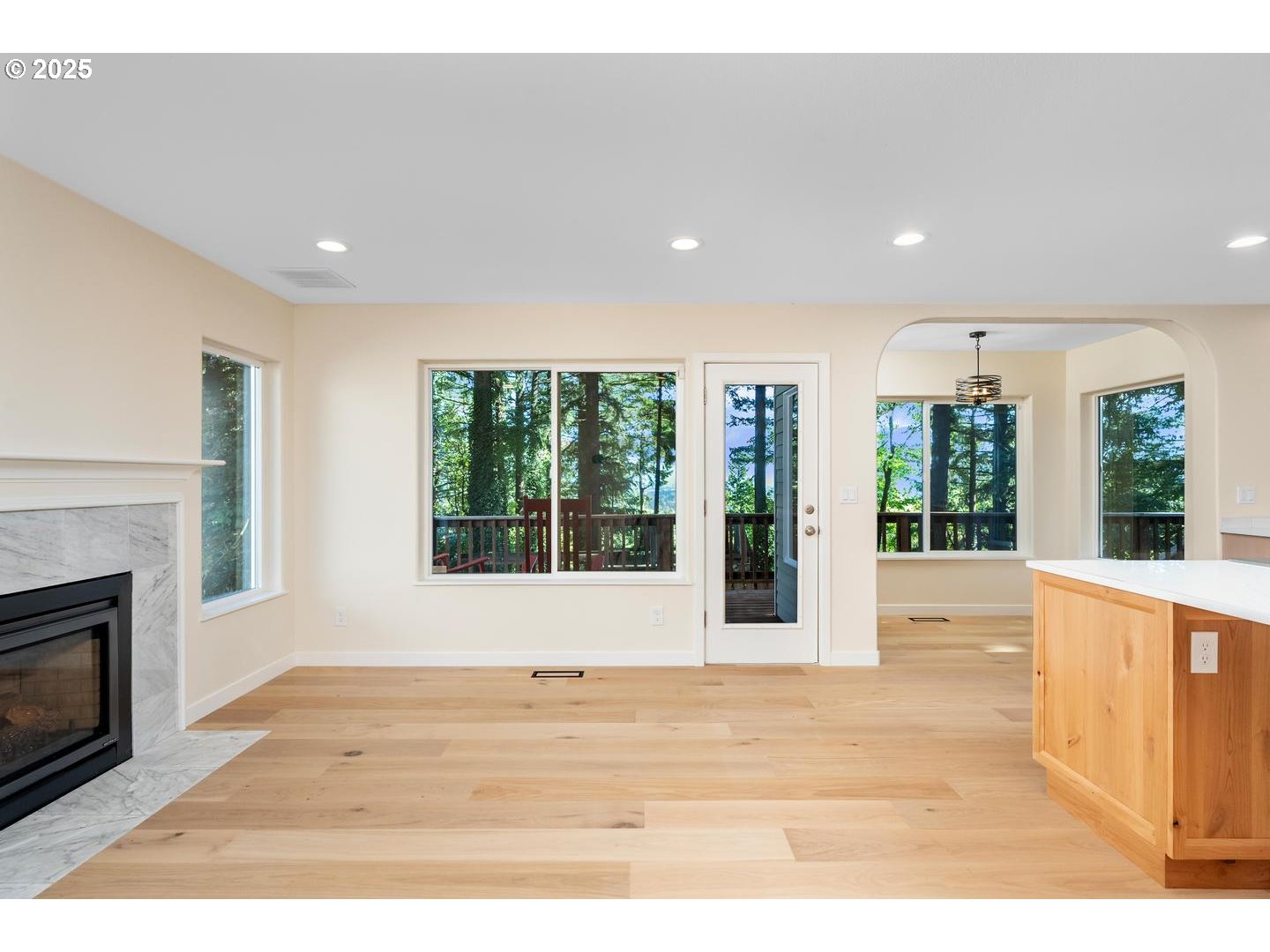property viewer photo 18
