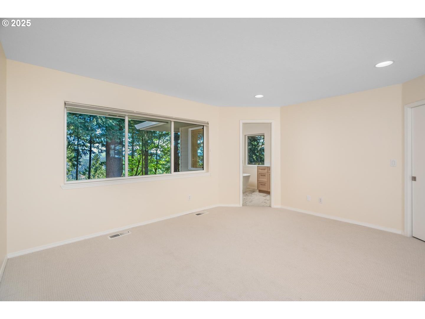 property viewer photo 24