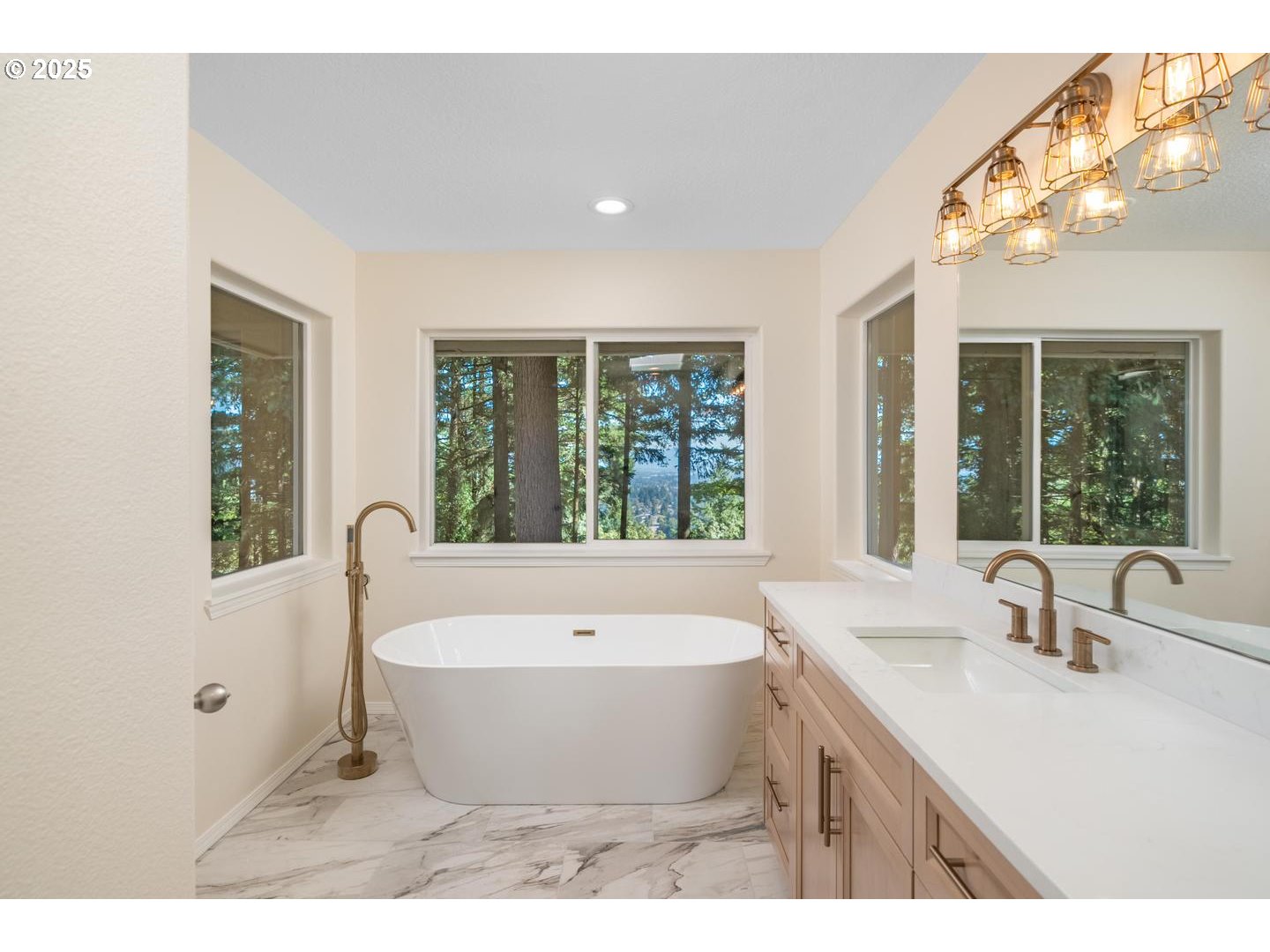 property viewer photo 26