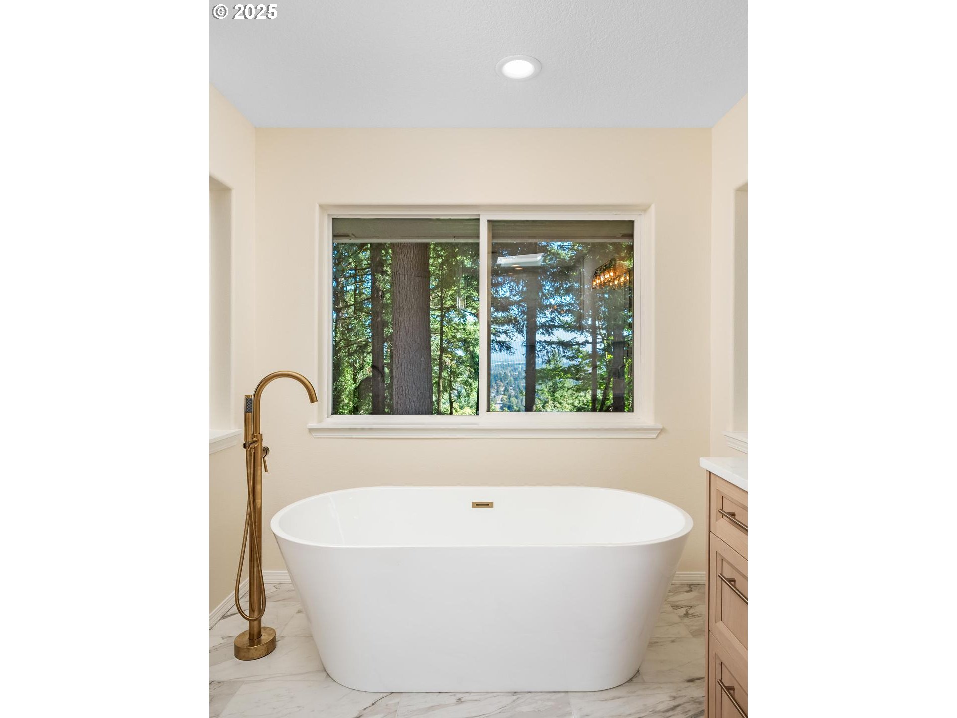 property viewer photo 27