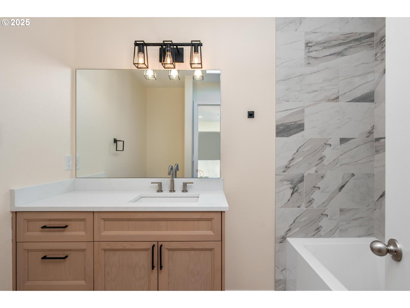 property viewer photo 30