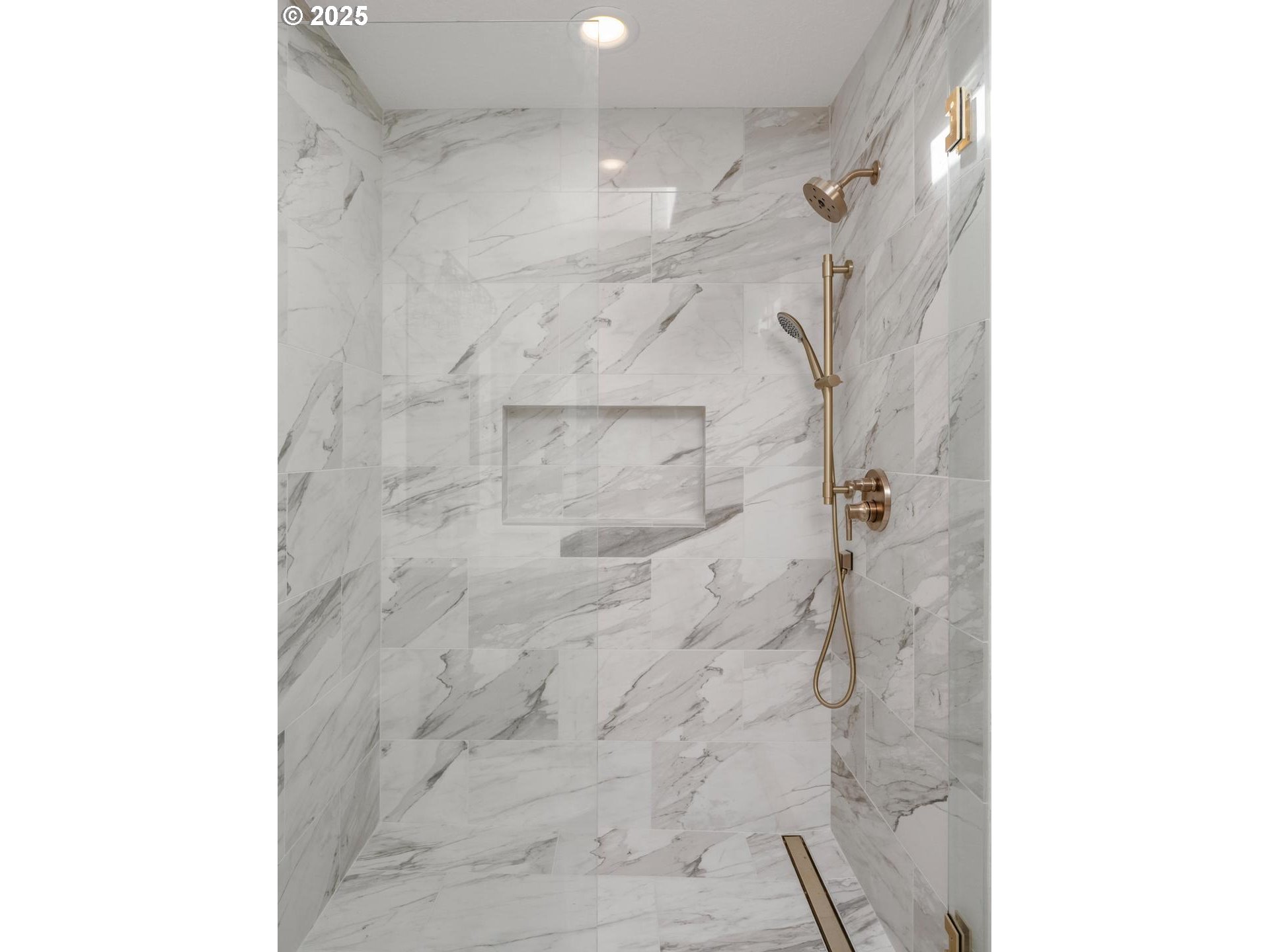 property viewer photo 31